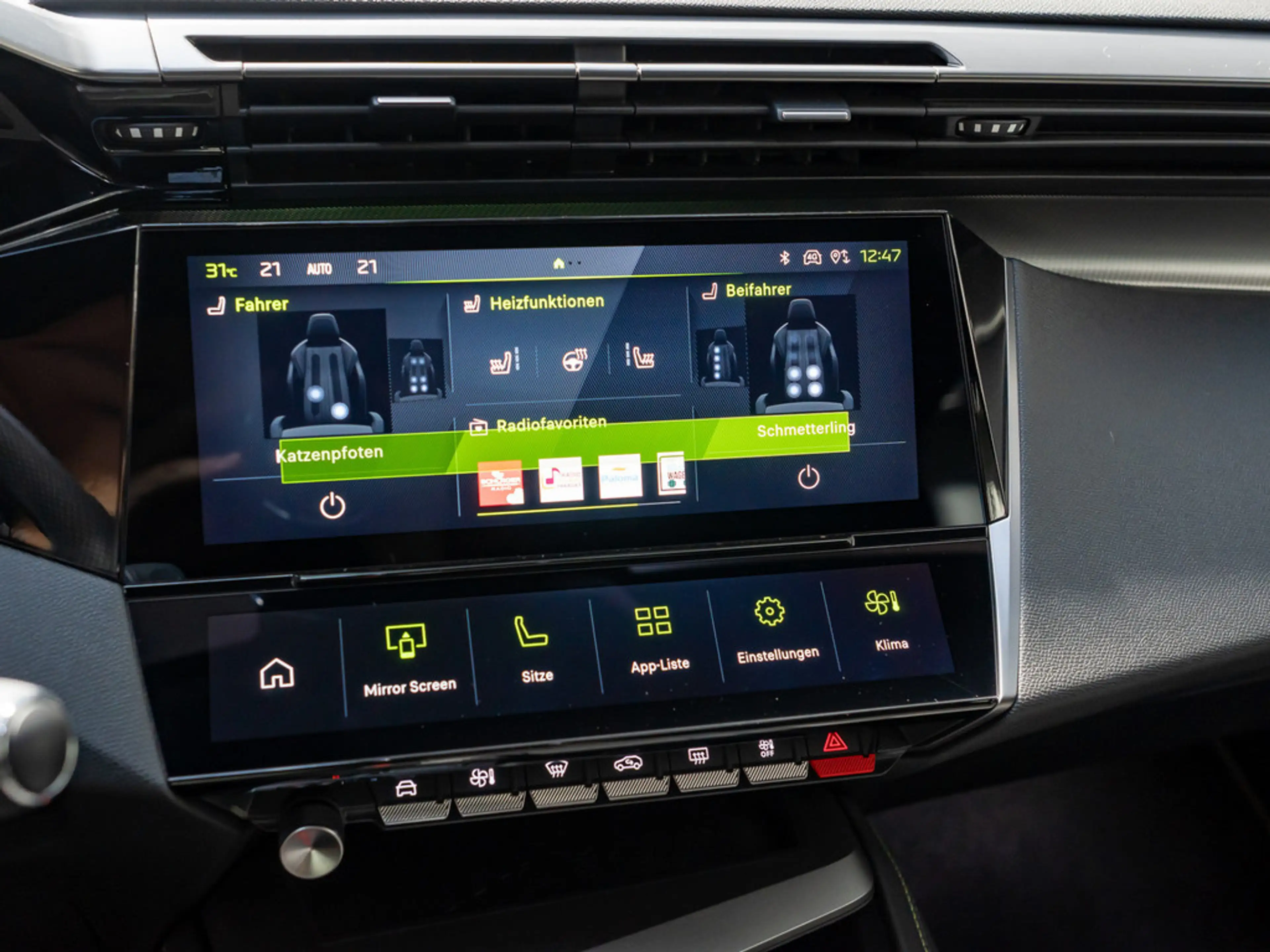 Peugeot 408 GT PureTech 130 EAT8 ACC MATRIX-LED 360° — photo 11