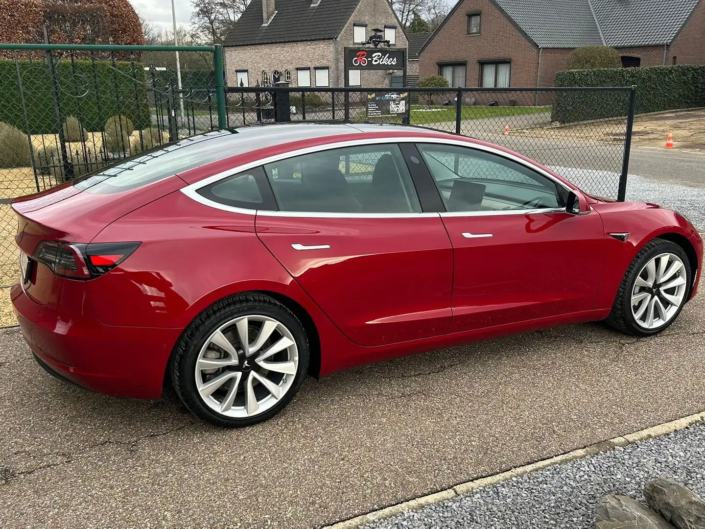 Tesla Model 3 Standaard Plus RWD 81.000 Km Autopilot BTW wagen Rood - 2