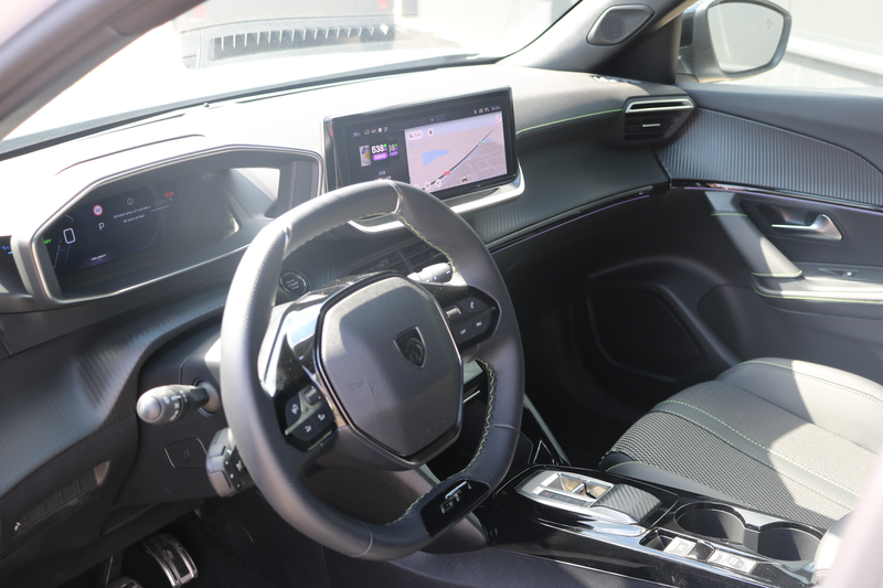 Peugeot e-2008 EV GT Avantage 54 kWh | Navi | Camera V+A | Keyles — photo 14