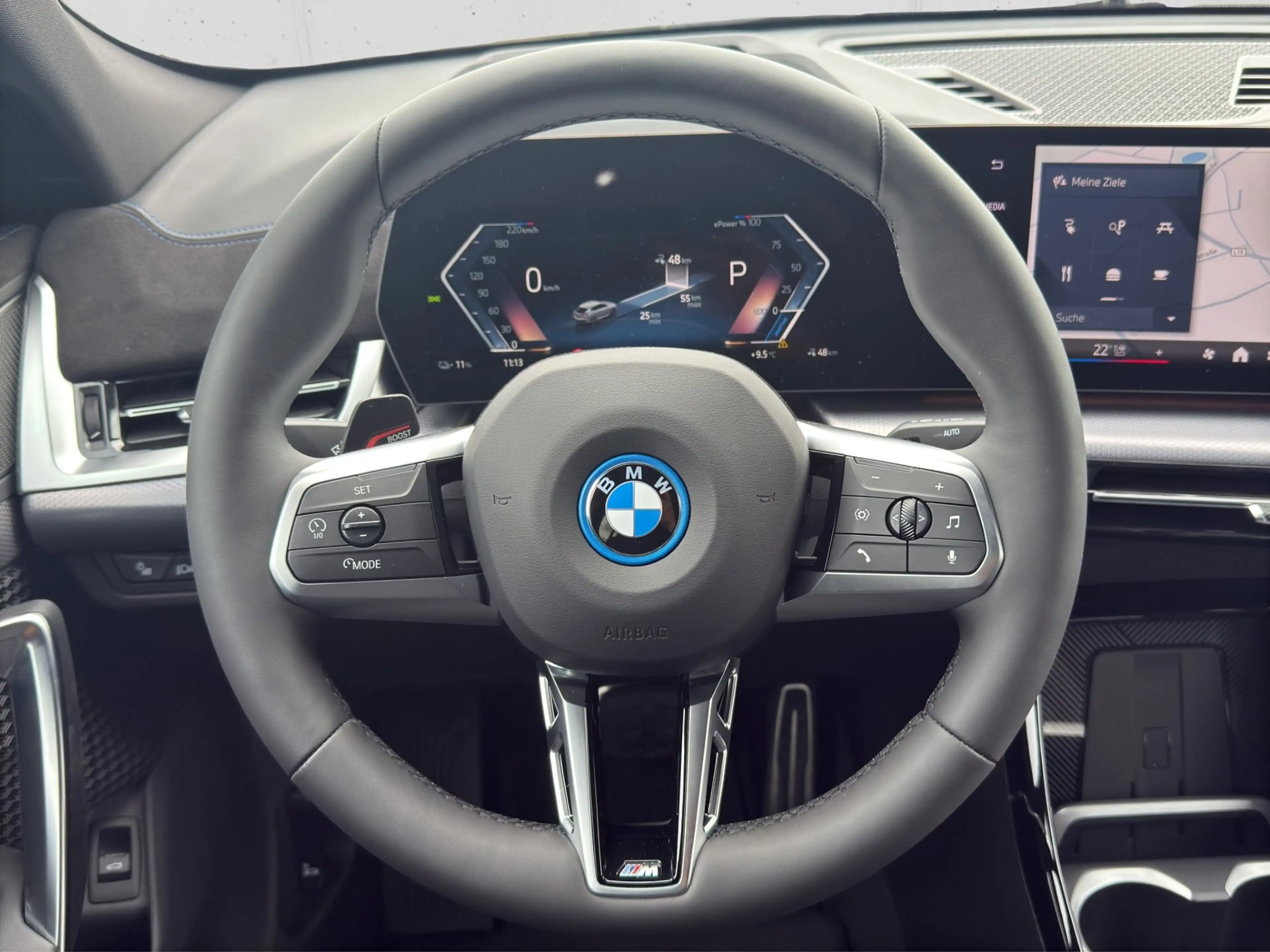 BMW iX2 eDrive20 — photo 12