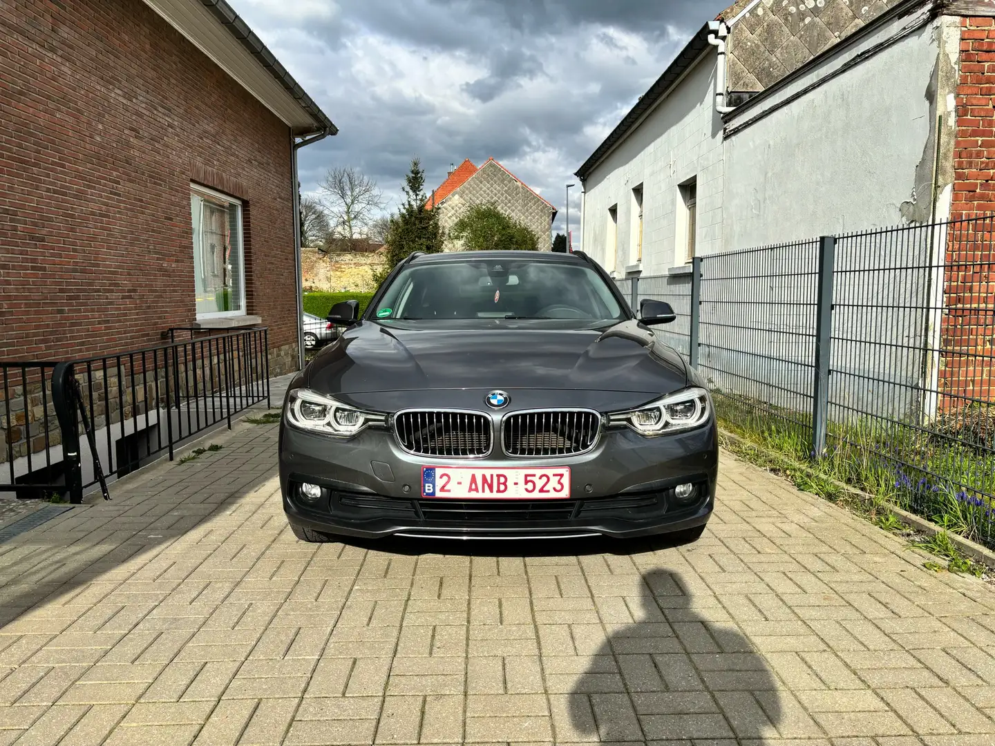 BMW 318 Touring Advantage Gris - 1