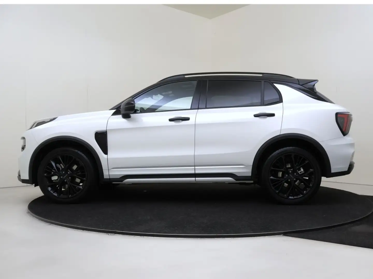 Lynk & Co 01 More | Rijklaar | 360° camera | Panoramadak | Weiß - 2