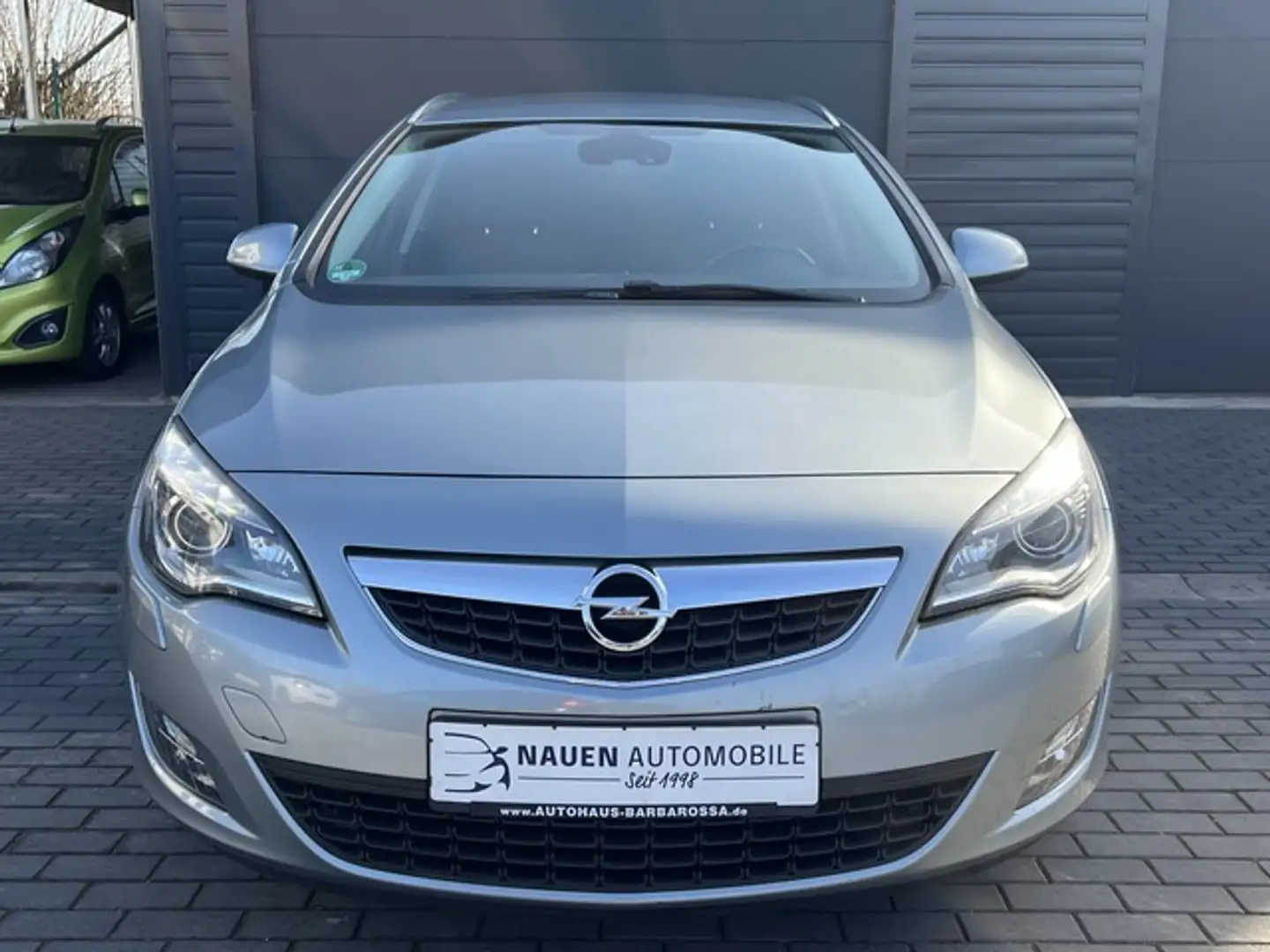 Opel Astra J Sports Tourer Innovation Xenon+T.-Leder+PDC+ Grau - 2