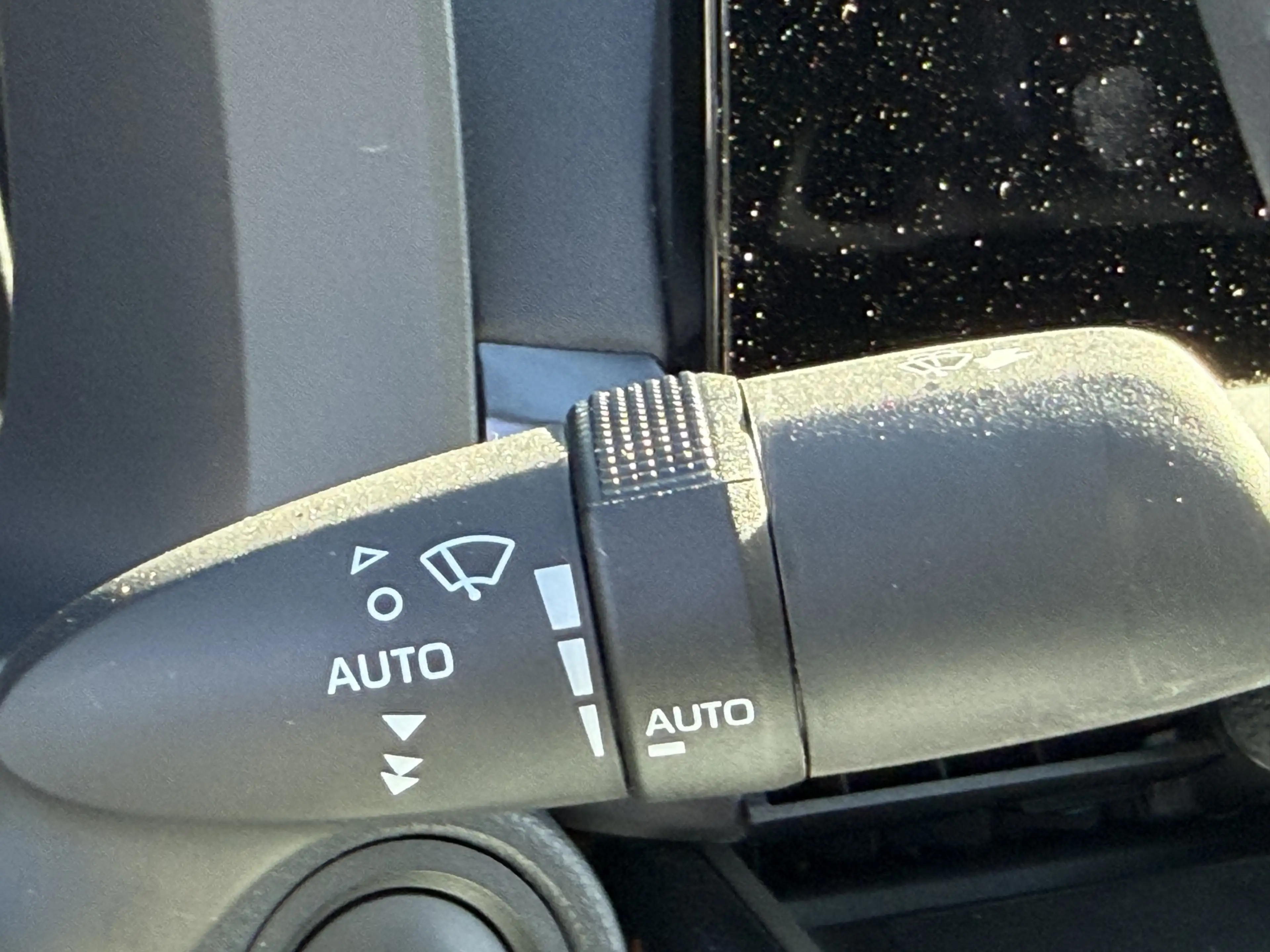 Toyota C-HR 2.0 Plug-in Hybrid 220 Executive Limited Bi-Tone — photo 19