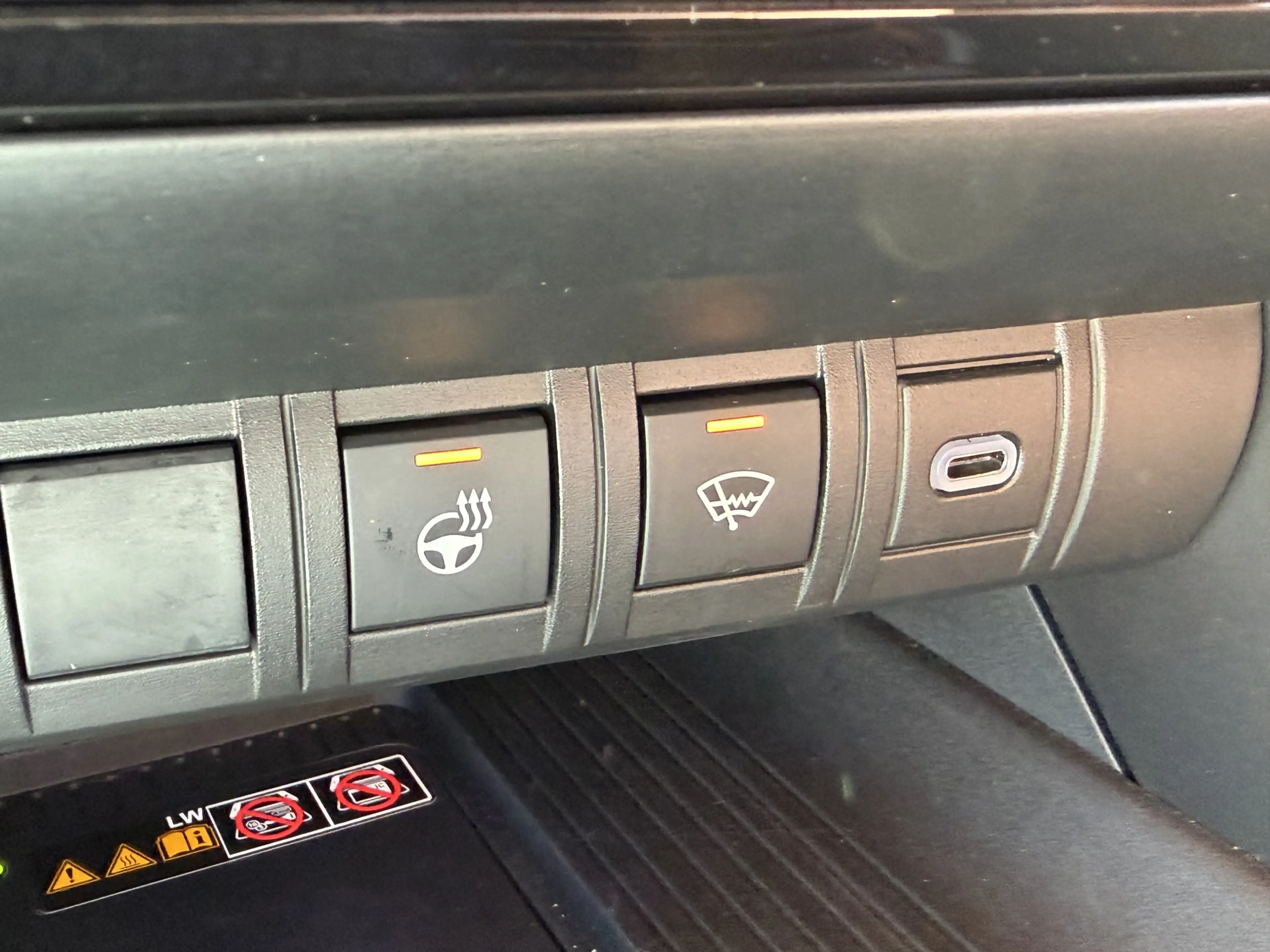 Toyota C-HR 2.0 Plug-in Hybrid 220 Executive Limited Bi-Tone — photo 12