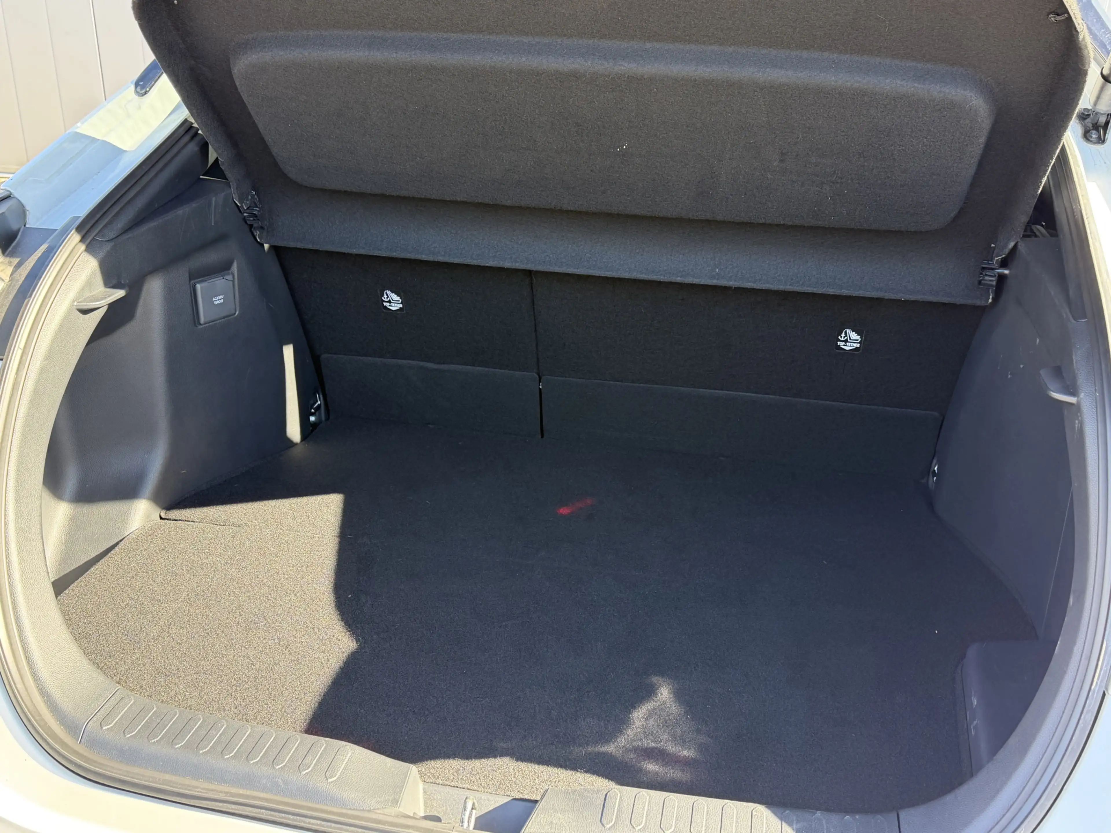 Toyota C-HR 2.0 Plug-in Hybrid 220 Executive Limited Bi-Tone — photo 8
