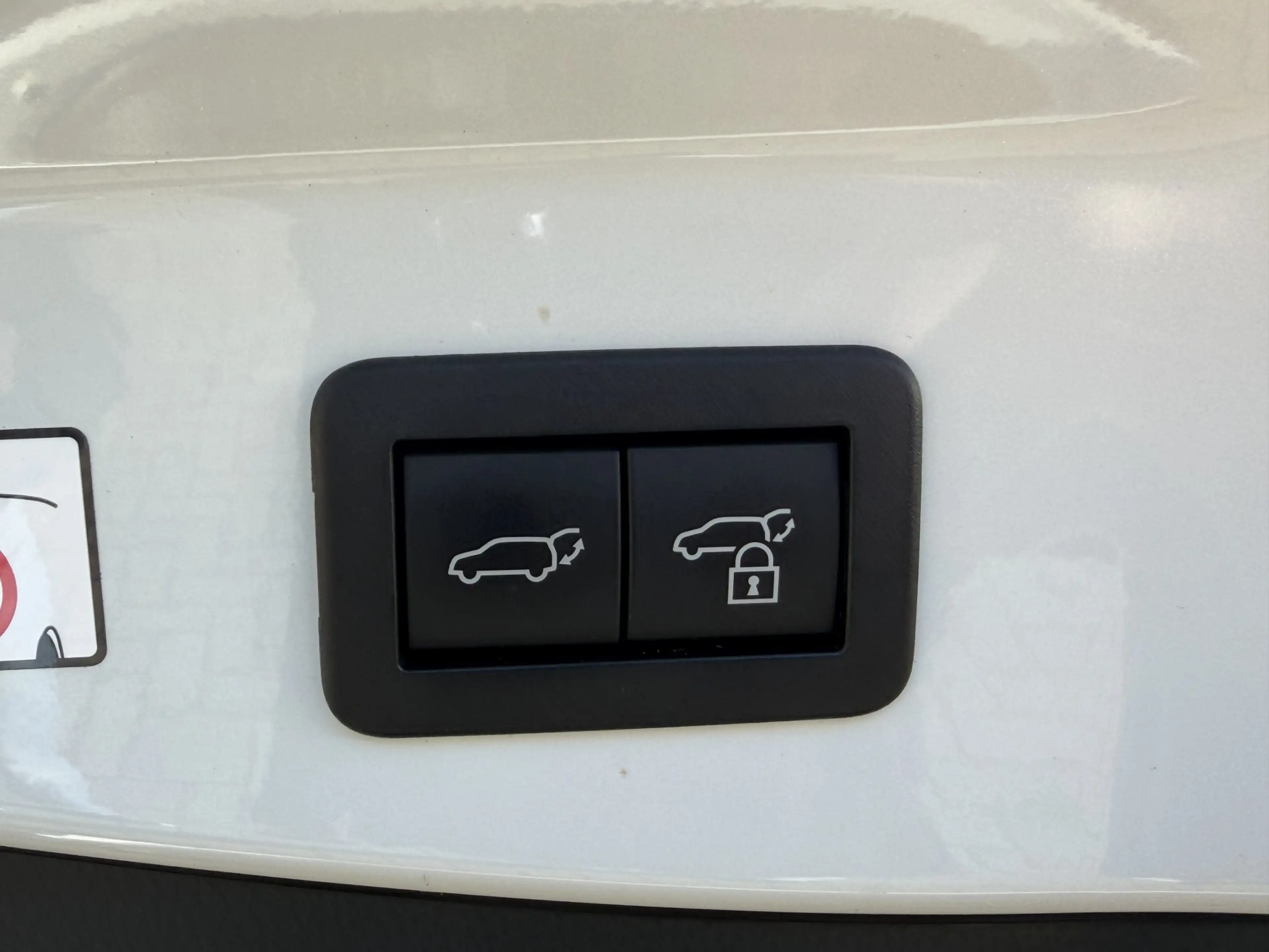 Toyota C-HR 2.0 Plug-in Hybrid 220 Executive Limited Bi-Tone — photo 9