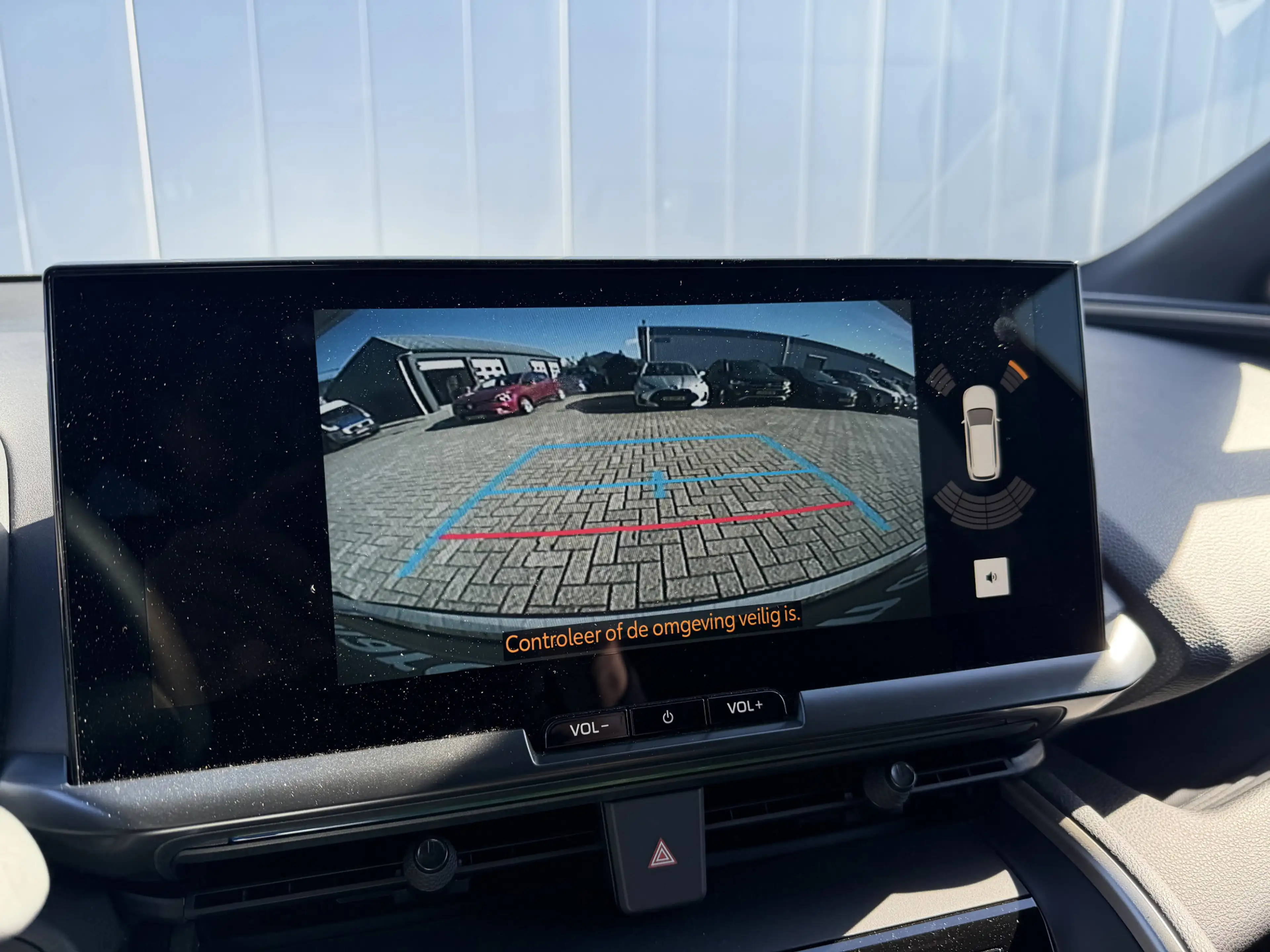 Toyota C-HR 2.0 Plug-in Hybrid 220 Executive Limited Bi-Tone — photo 23