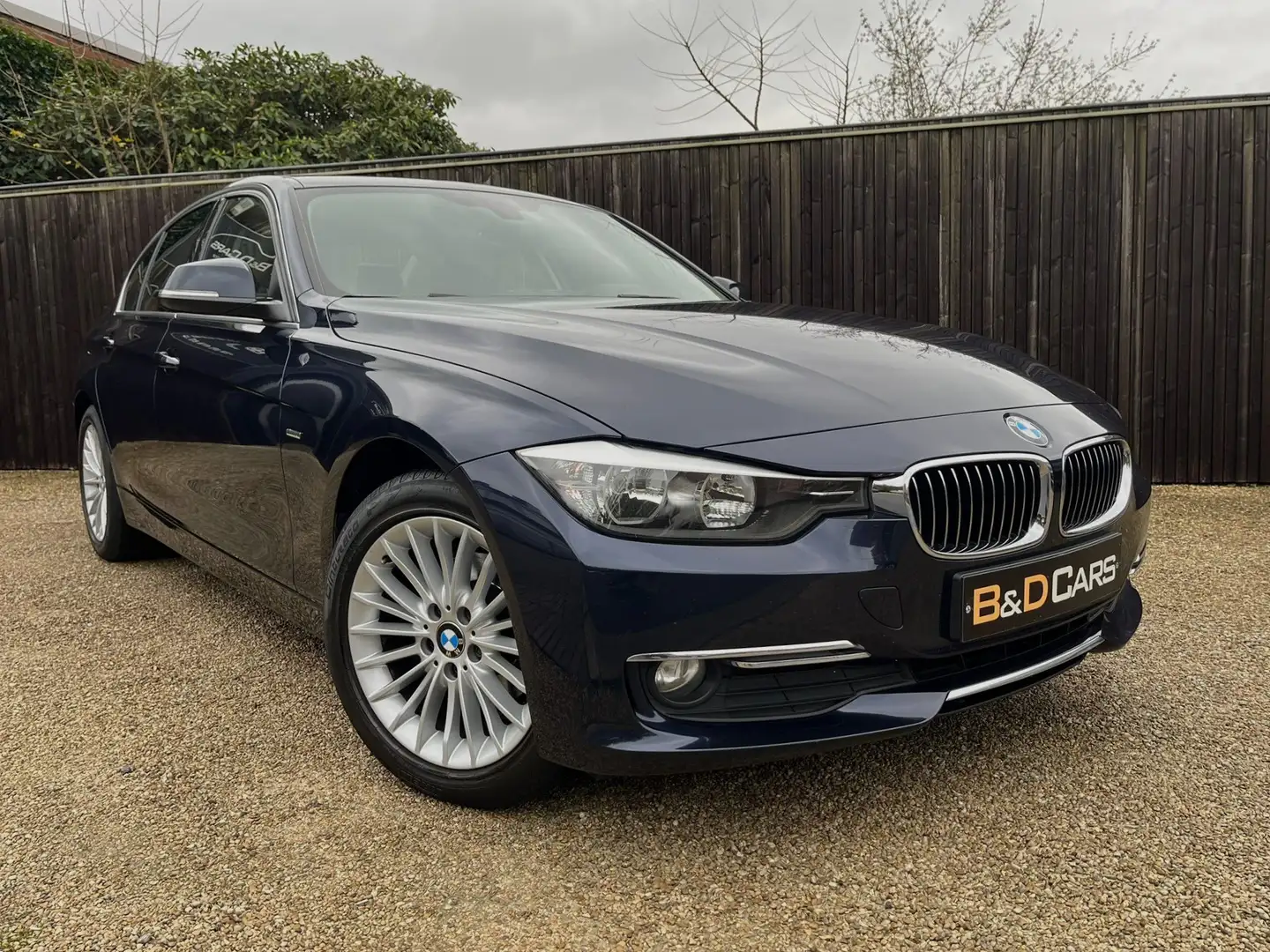 BMW 318 d LUXURY LINE 1steHAND/1MAIN plava - 1