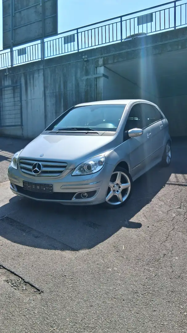 Mercedes-Benz B 200 NAVIGATION XENON TEILLEDER ANHÄNGER - 2