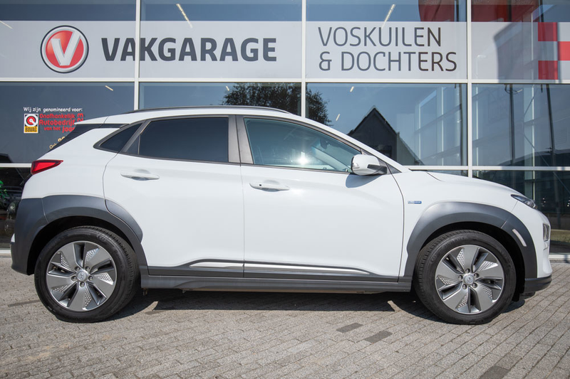 Hyundai KONA EV Fashion XPrime 64 kWh | Camera | Dodehoeksensor — photo 11