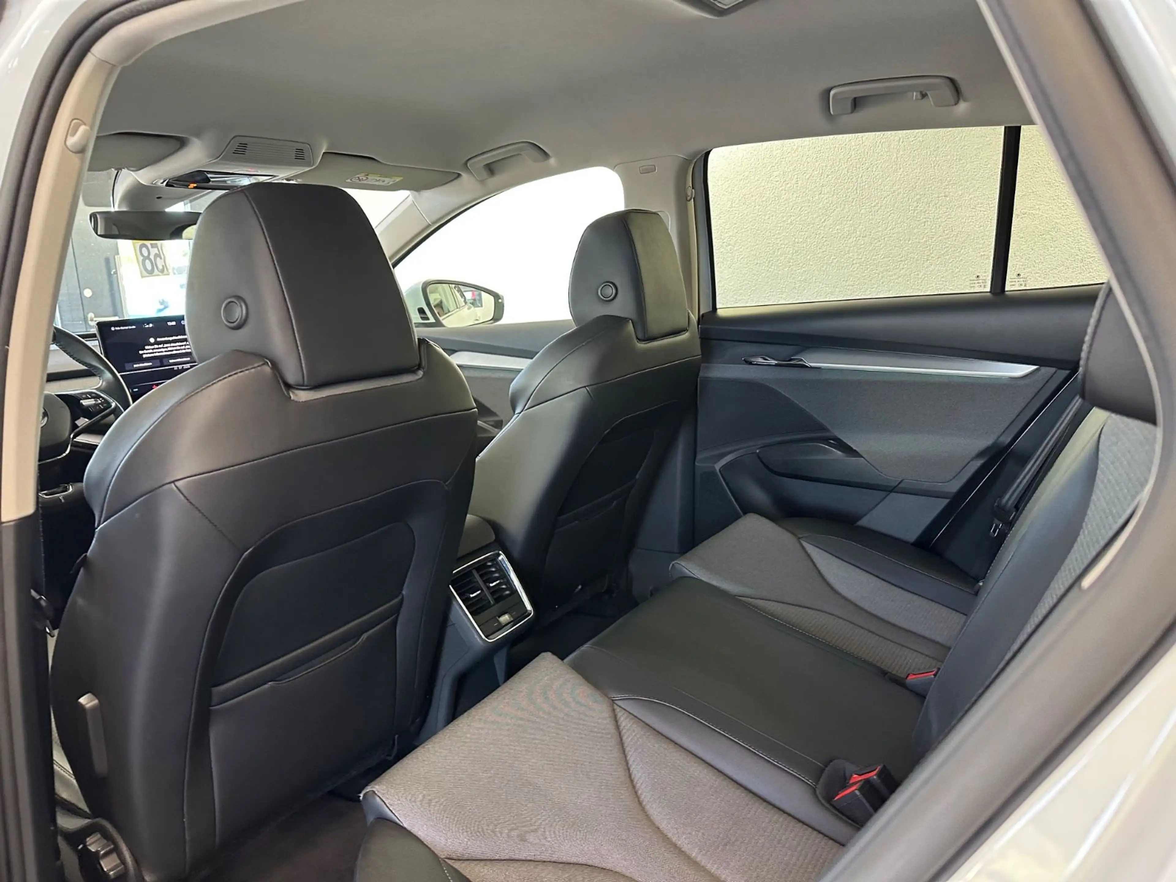 Skoda Enyaq 60 Loft | SOH 90,1% | WÄRMEPUMPE | 58kWh — photo 14
