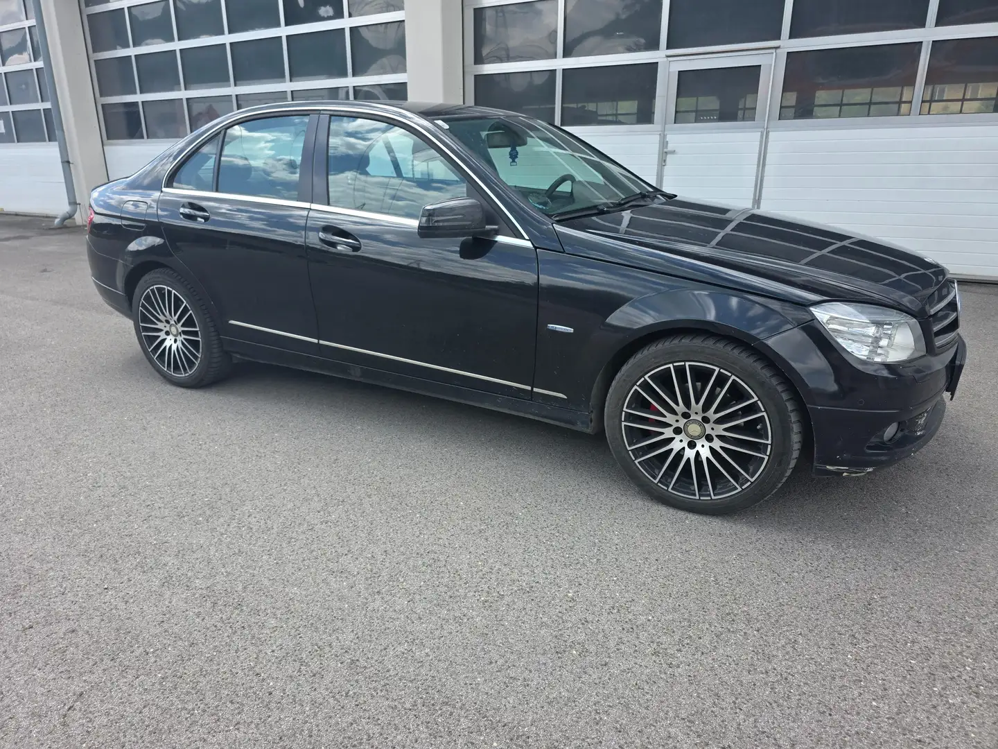 Mercedes-Benz C 220 C 220 Avantgarde CDI BlueEfficiency Avantgarde Schwarz - 2