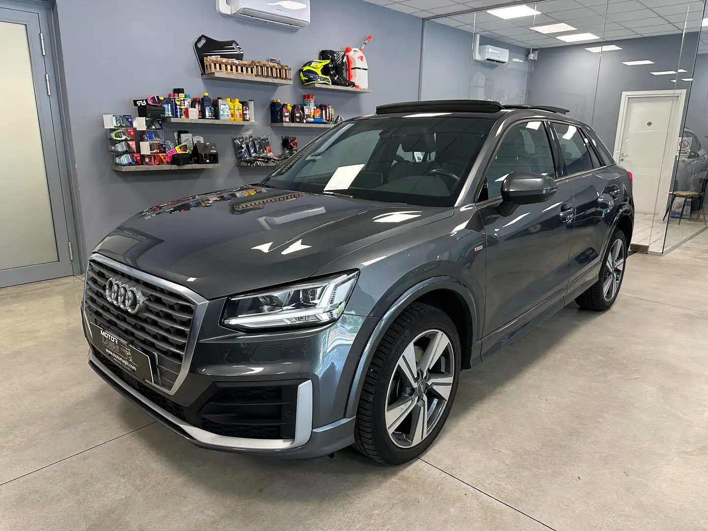 Audi Q2 Q2 1.6 tdi S-Line Grey - 1