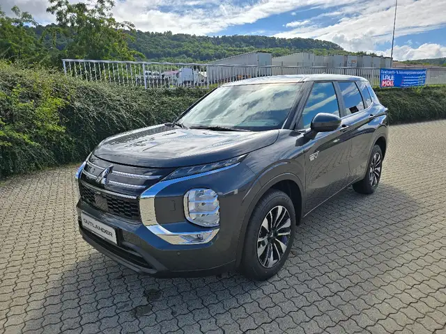 Mitsubishi Outlander 2.4L PHEV PLUS