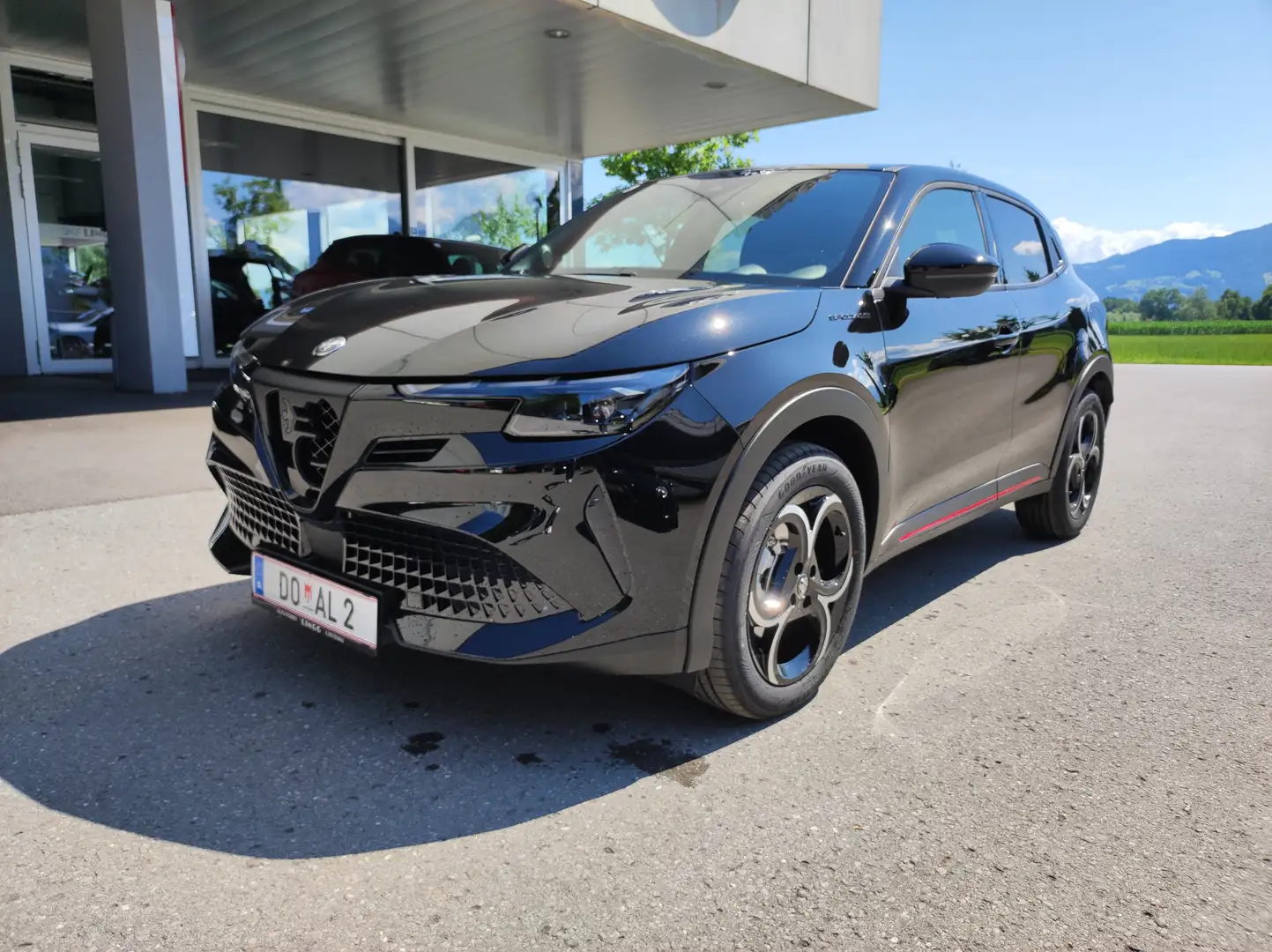 Alfa Romeo Junior Ibrida Speciale 1.2 MHEV e-DCT6 Negro - 1
