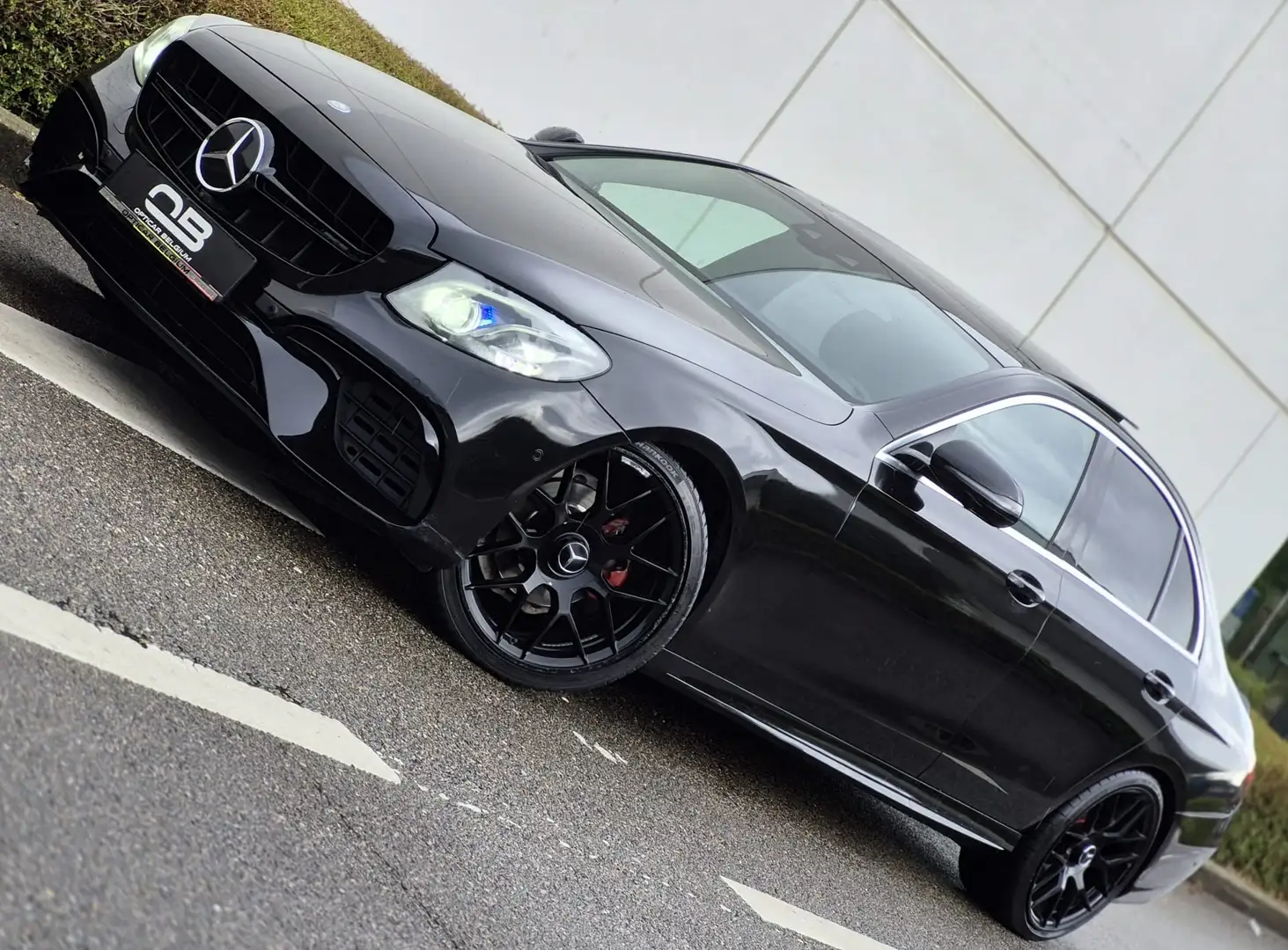 Mercedes-Benz E 220 *** AMG E63 Pack - Full option - 11/2017 *** Чорний - 1