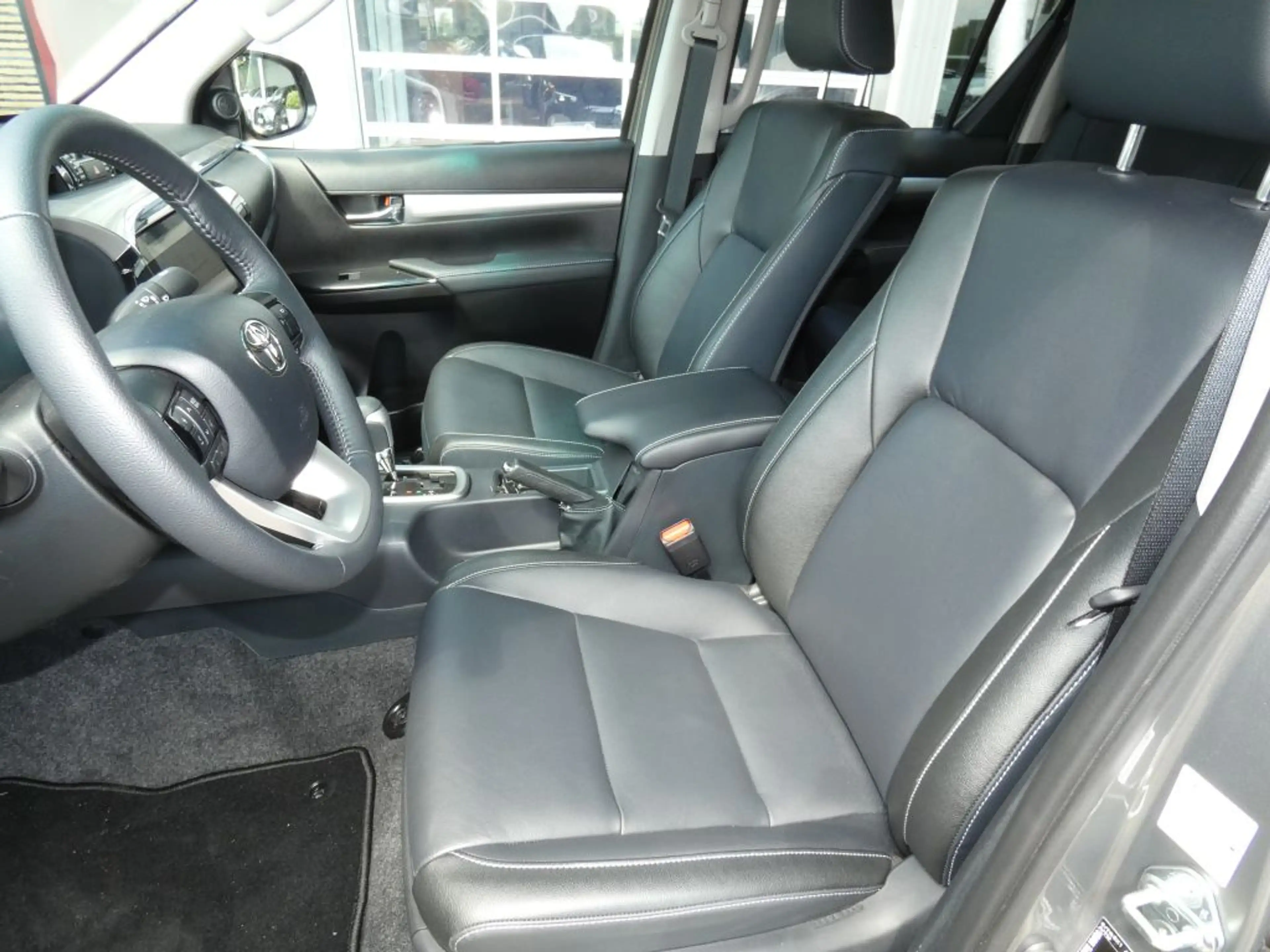 Toyota Hilux 4x4 Double Cab MHEV Autm. Executive — photo 7