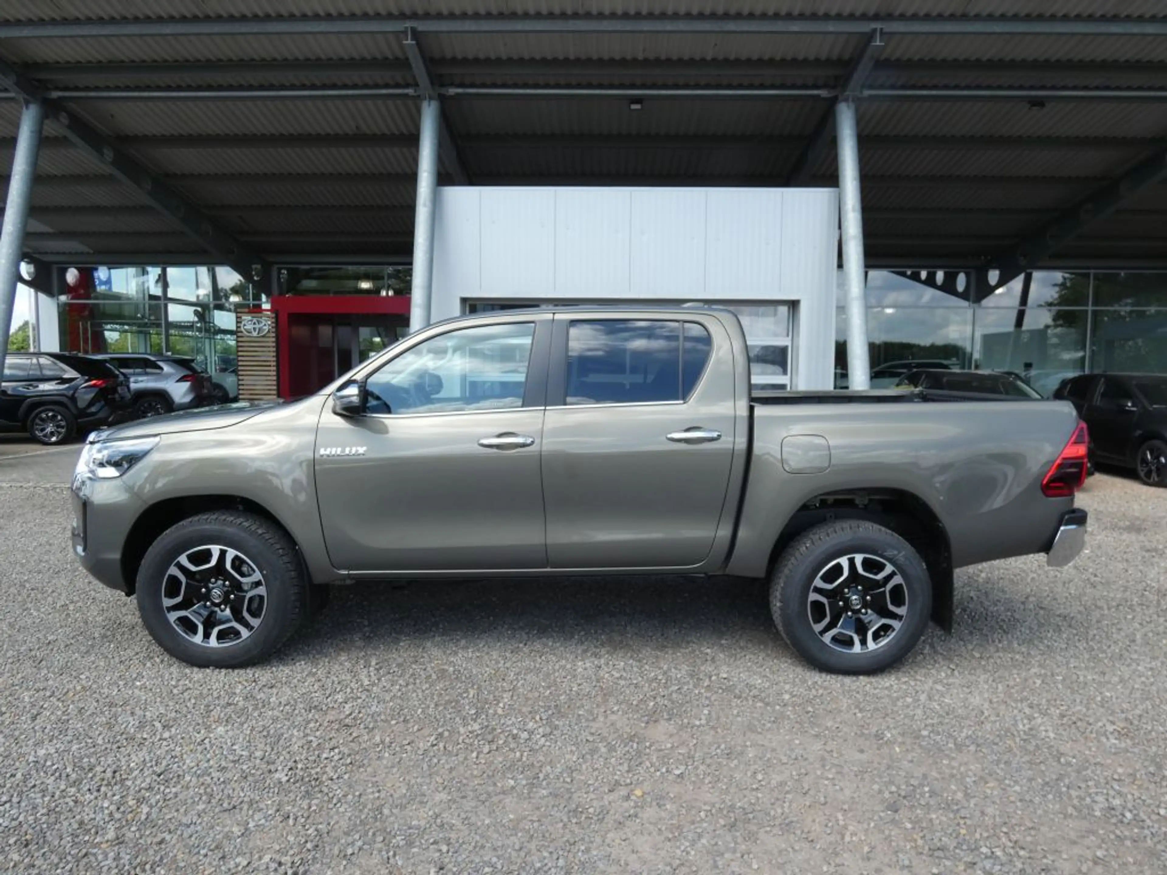 Toyota Hilux 4x4 Double Cab MHEV Autm. Executive — photo 2