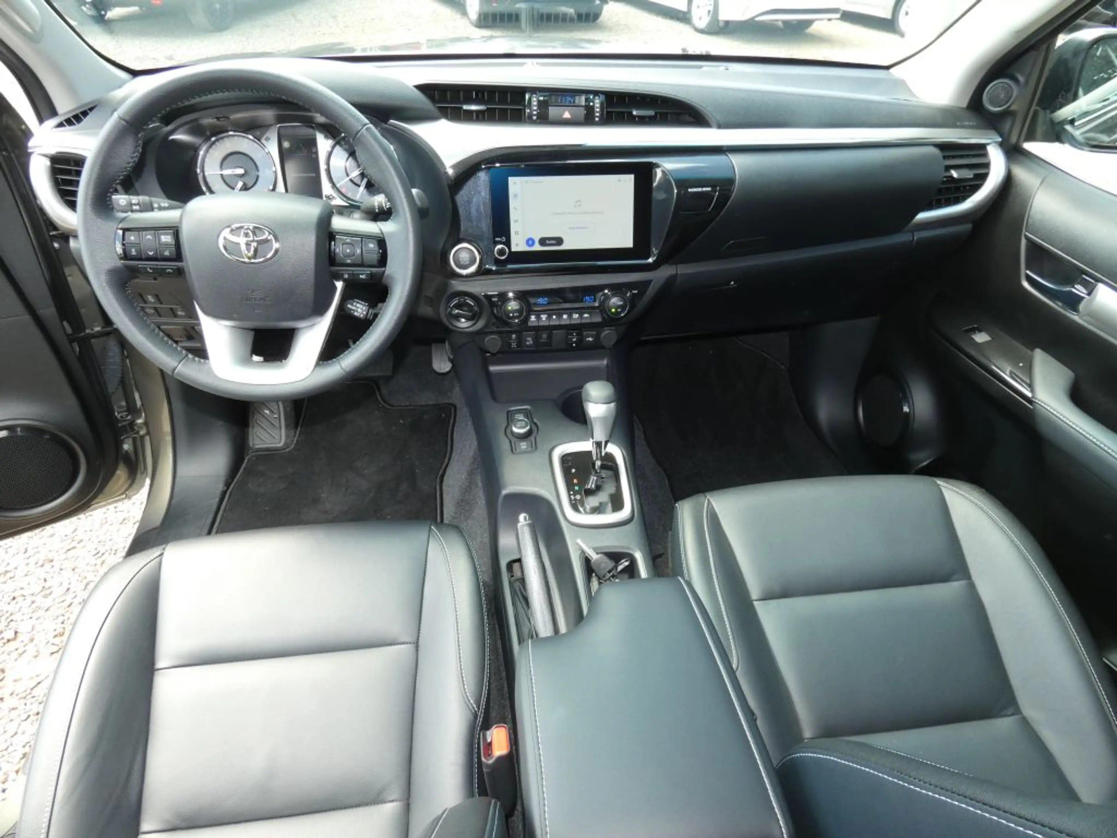 Toyota Hilux 4x4 Double Cab MHEV Autm. Executive — photo 9