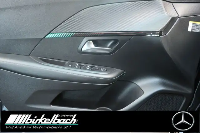 Peugeot 208 view 9