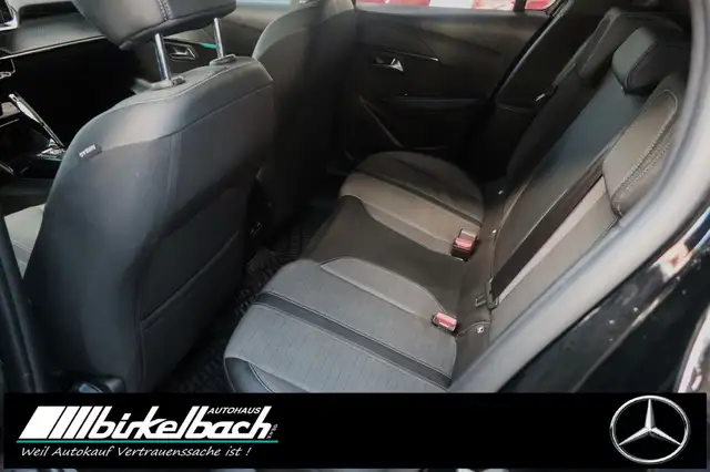 Peugeot 208 view 13