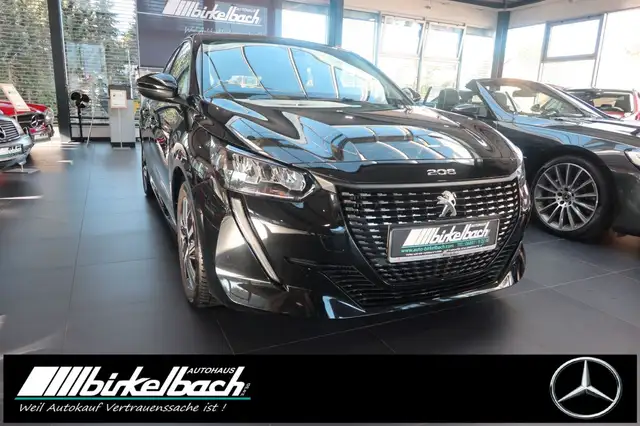 Peugeot 208 view 3