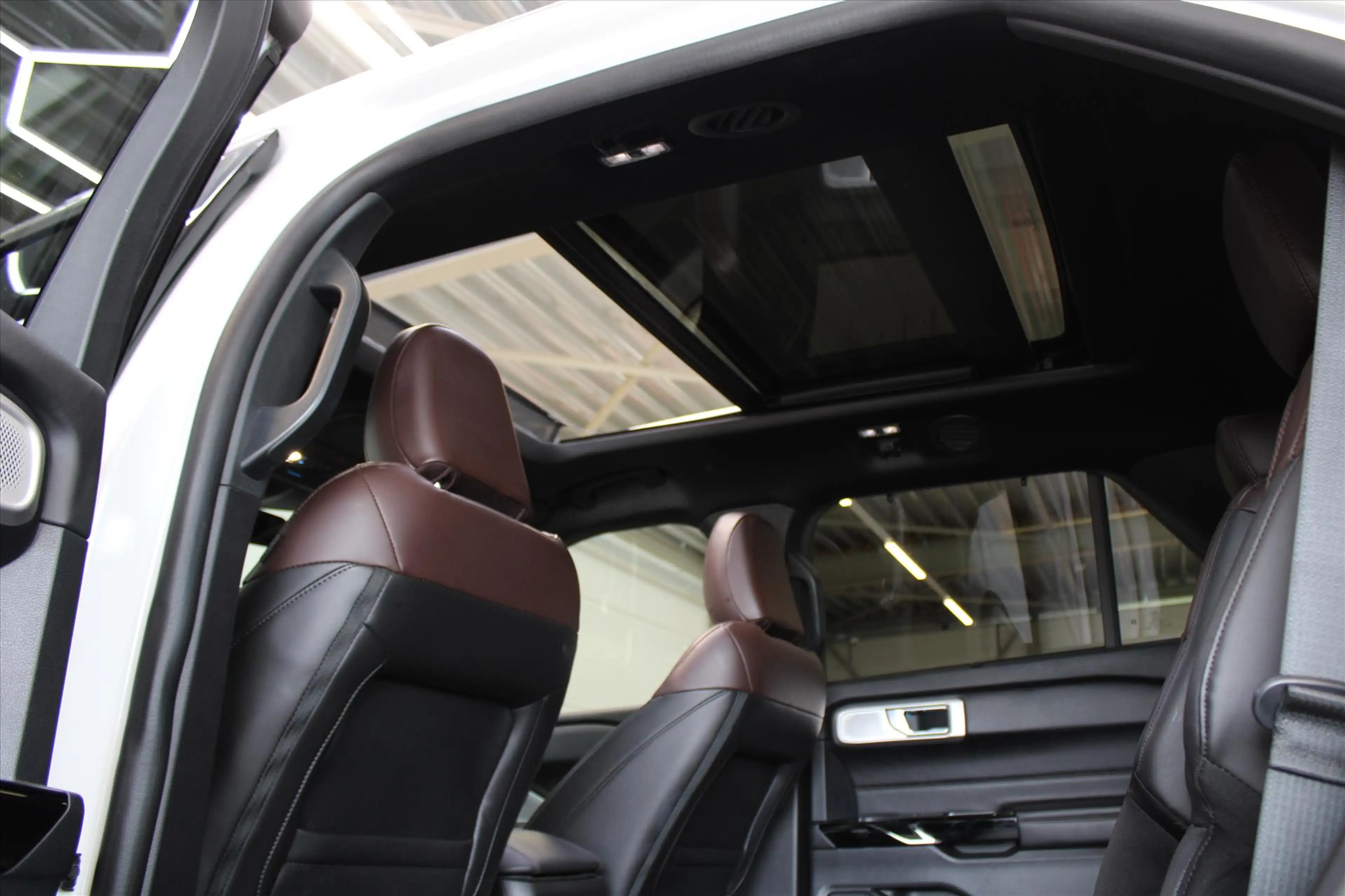 Ford Explorer Platinum 3.0 V6 EcoBoost AWD PHEV 457pk Automaat, — photo 12