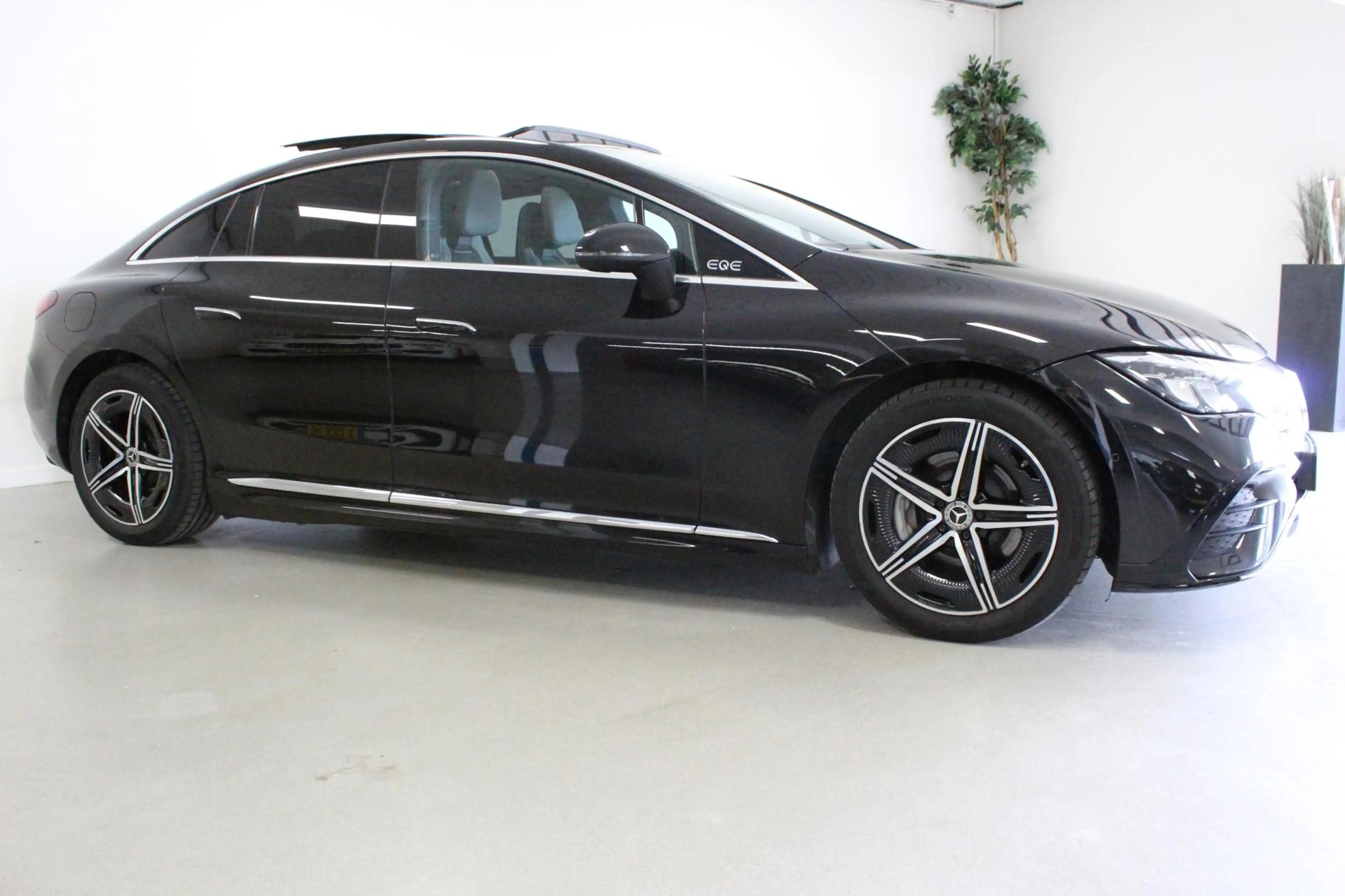 Mercedes-Benz EQE 350 350+ Launch Edition AMG Line 91 kWh | SOH 95% | AC — photo 2