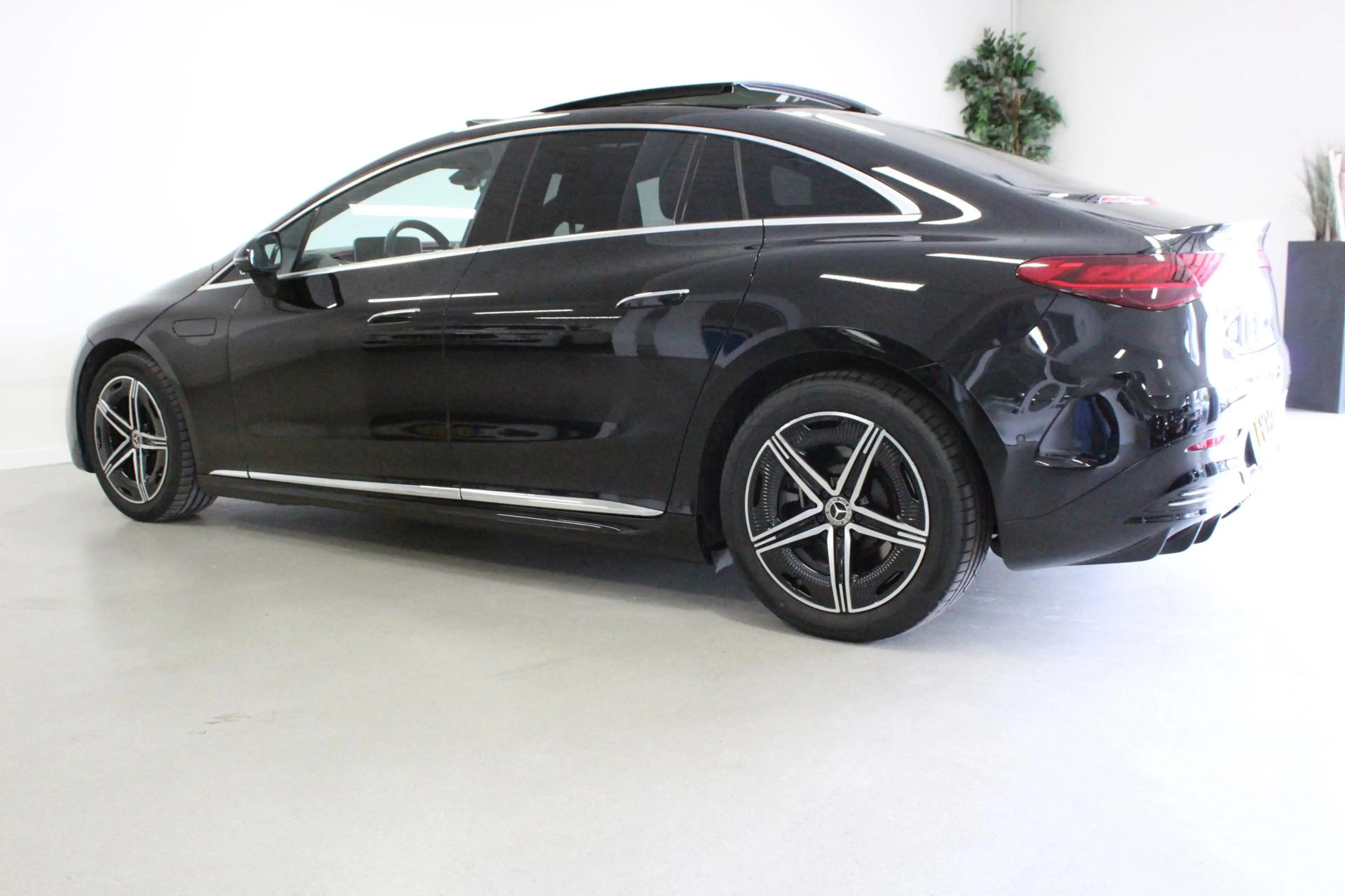 Mercedes-Benz EQE 350 350+ Launch Edition AMG Line 91 kWh | SOH 95% | AC — photo 6