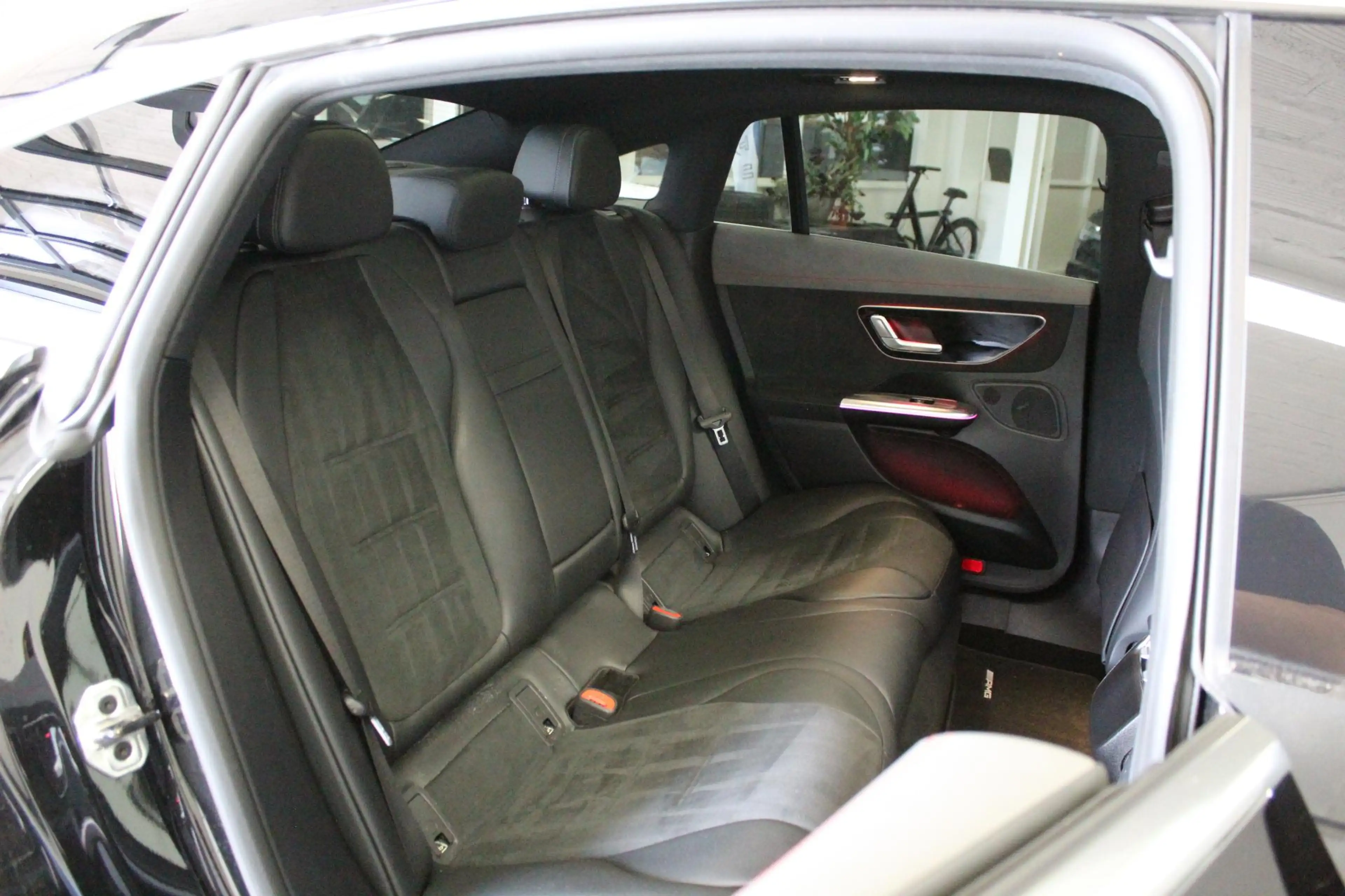 Mercedes-Benz EQE 350 350+ Launch Edition AMG Line 91 kWh | SOH 95% | AC — photo 20