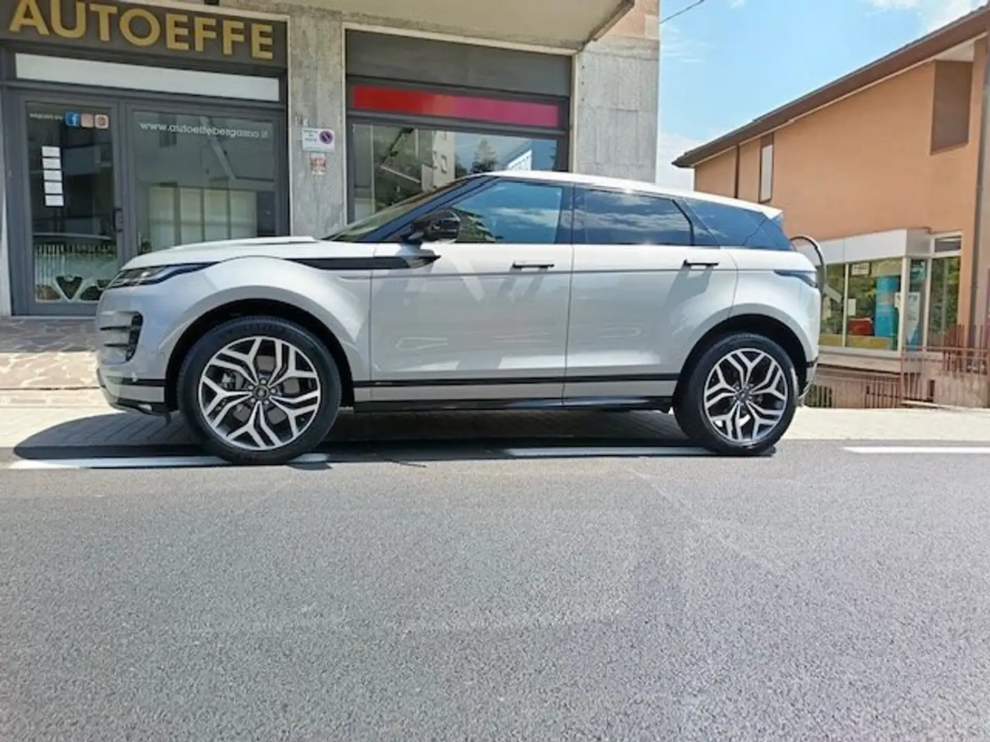 Land Rover Range Rover Evoque II 2019 2.0 i4 mhev R-Dynamic SE awd 200cv auto Grigio - 1