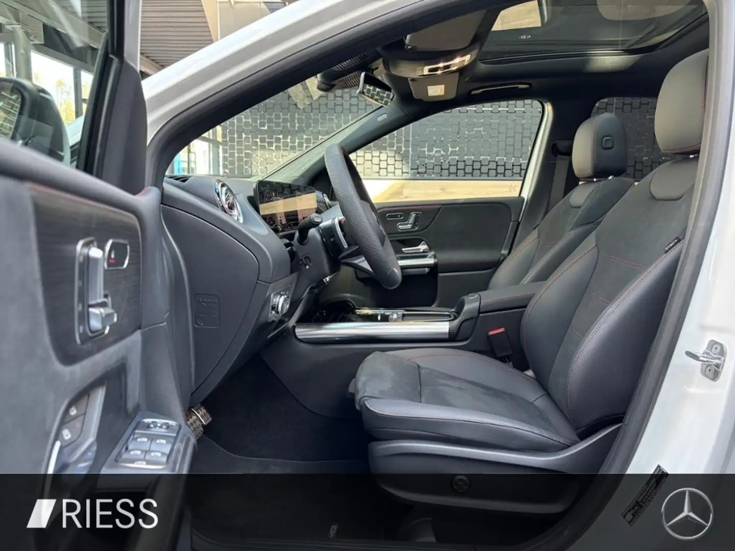 Mercedes-Benz B 220 4M AMG+AHK+PANO+MEMORY+MULTIBEAM+KEYLESS+ Alb - 2