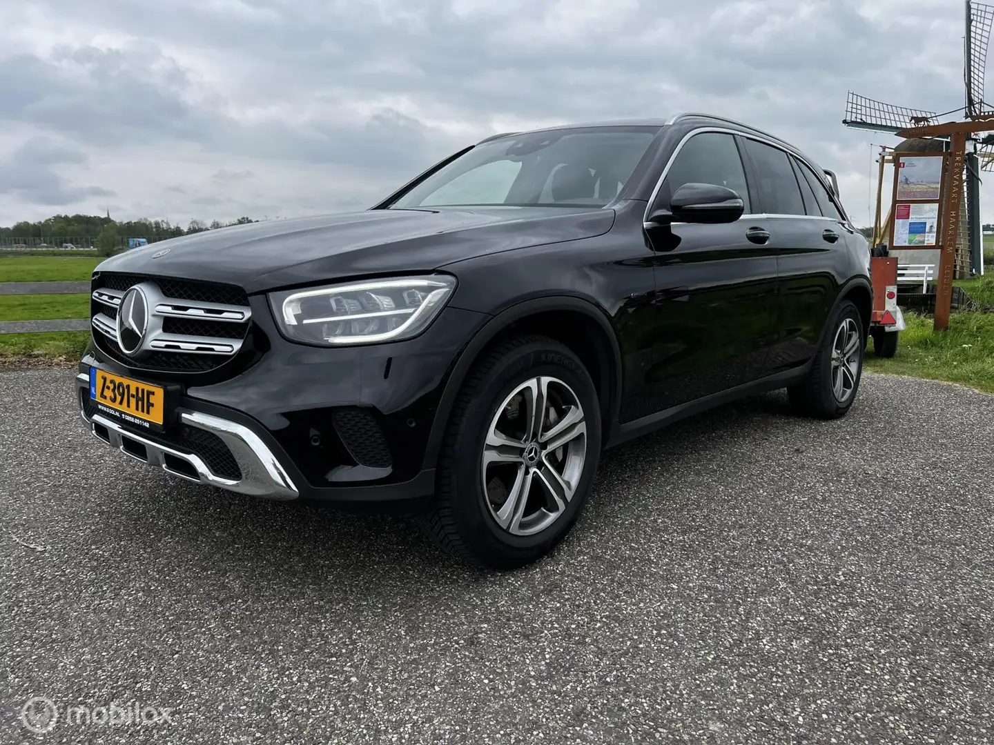Mercedes-Benz GLC 300 300de 4MATIC PLUG INN HYBRID Zwart - 2