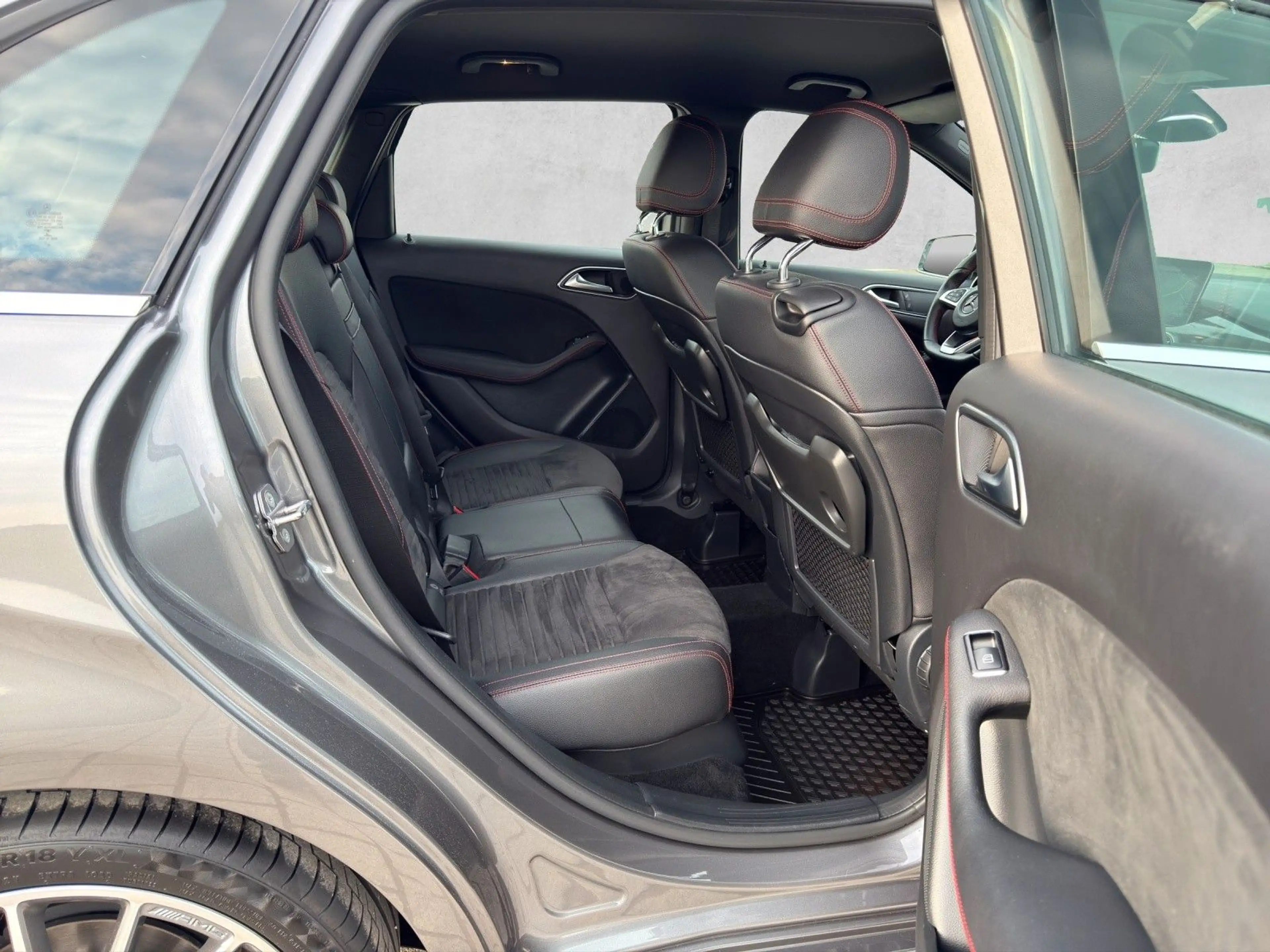 Mercedes-Benz B 200 CDI AMG Line|7G DCT Automatik|LED|AHK — photo 25
