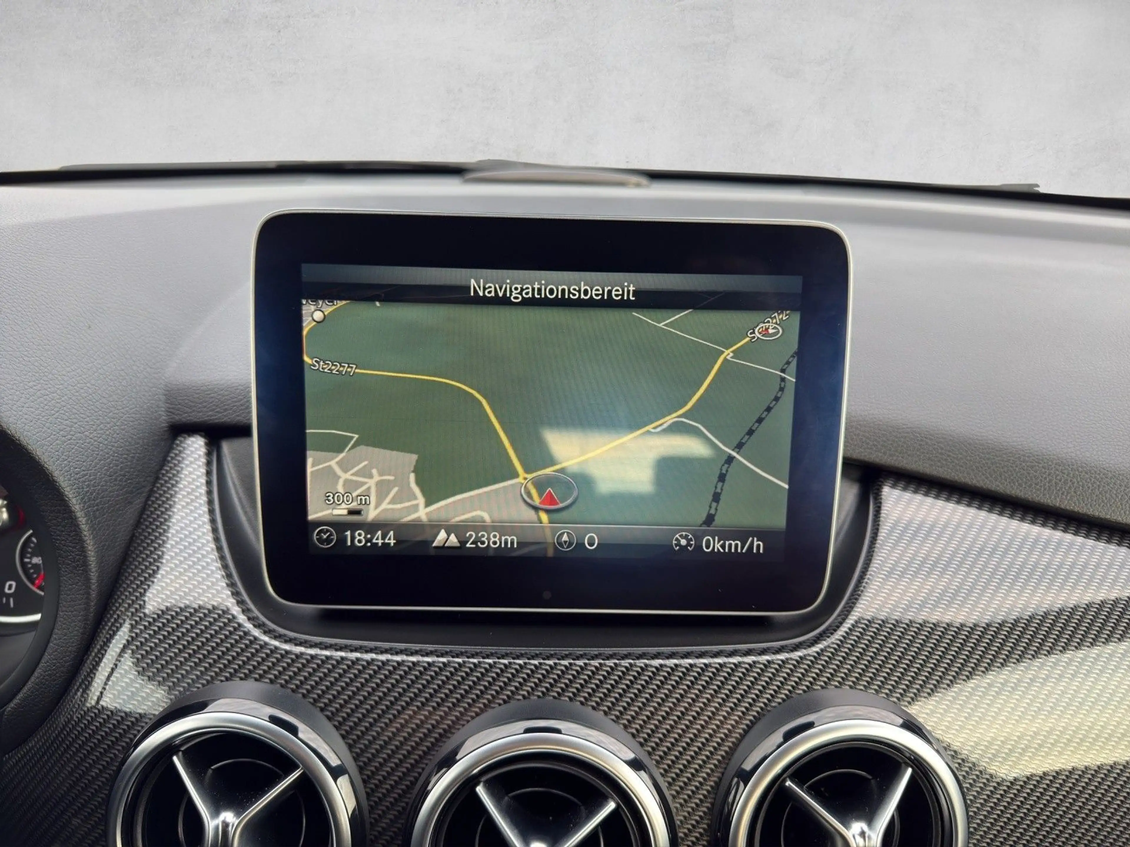 Mercedes-Benz B 200 CDI AMG Line|7G DCT Automatik|LED|AHK — photo 17