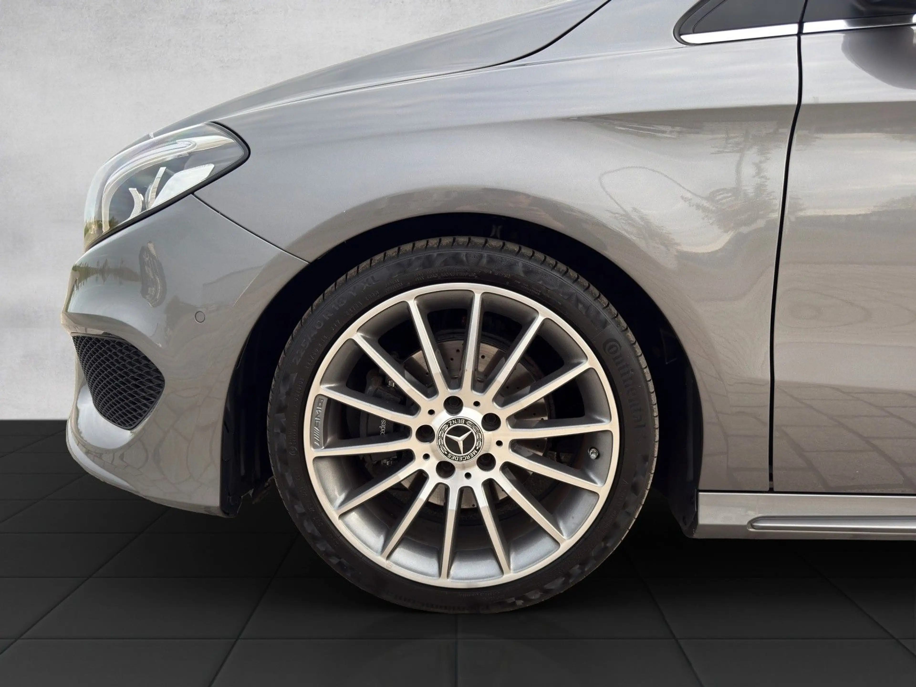 Mercedes-Benz B 200 CDI AMG Line|7G DCT Automatik|LED|AHK — photo 32