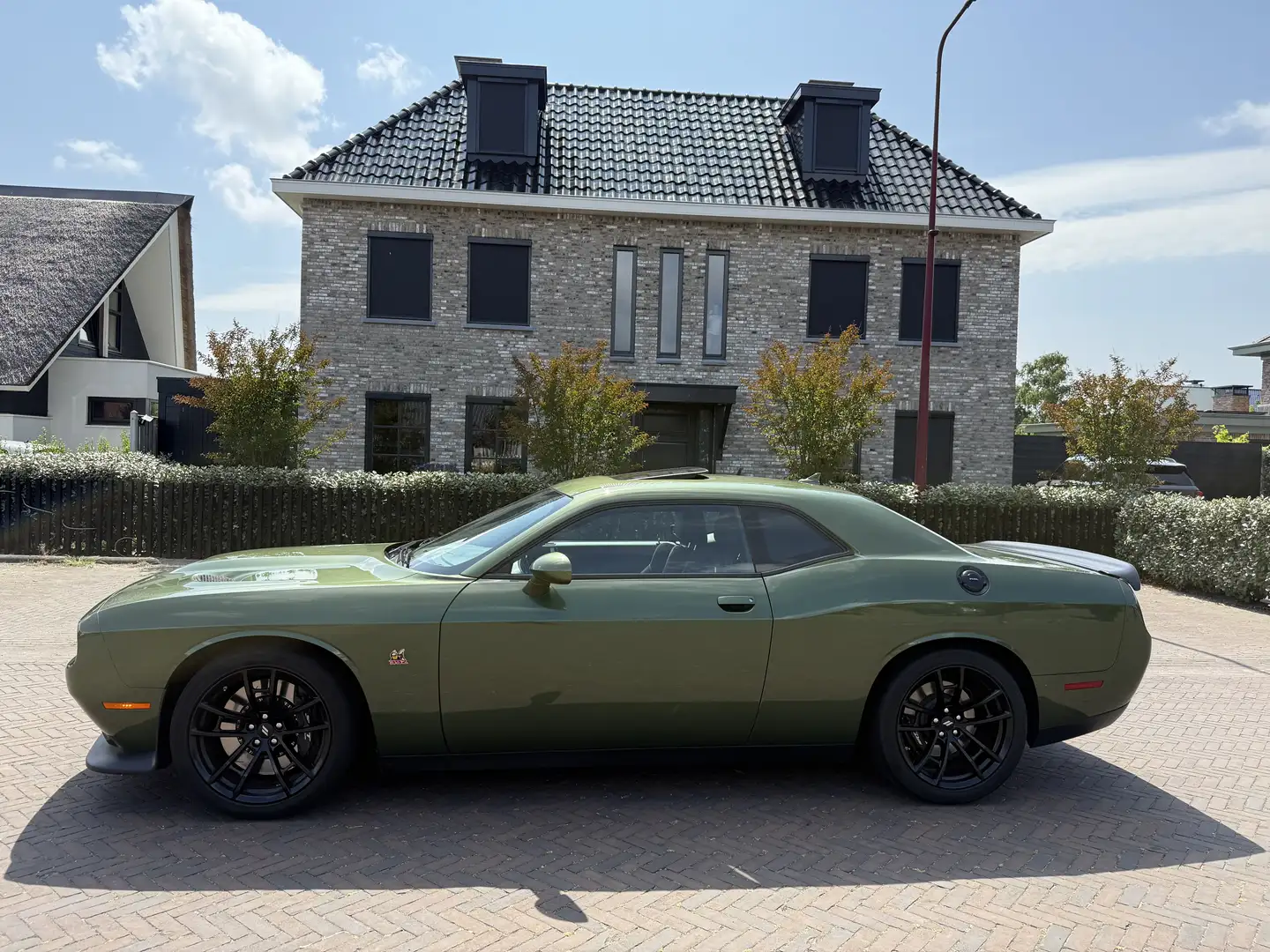 Dodge Challenger V8 SRT - 1