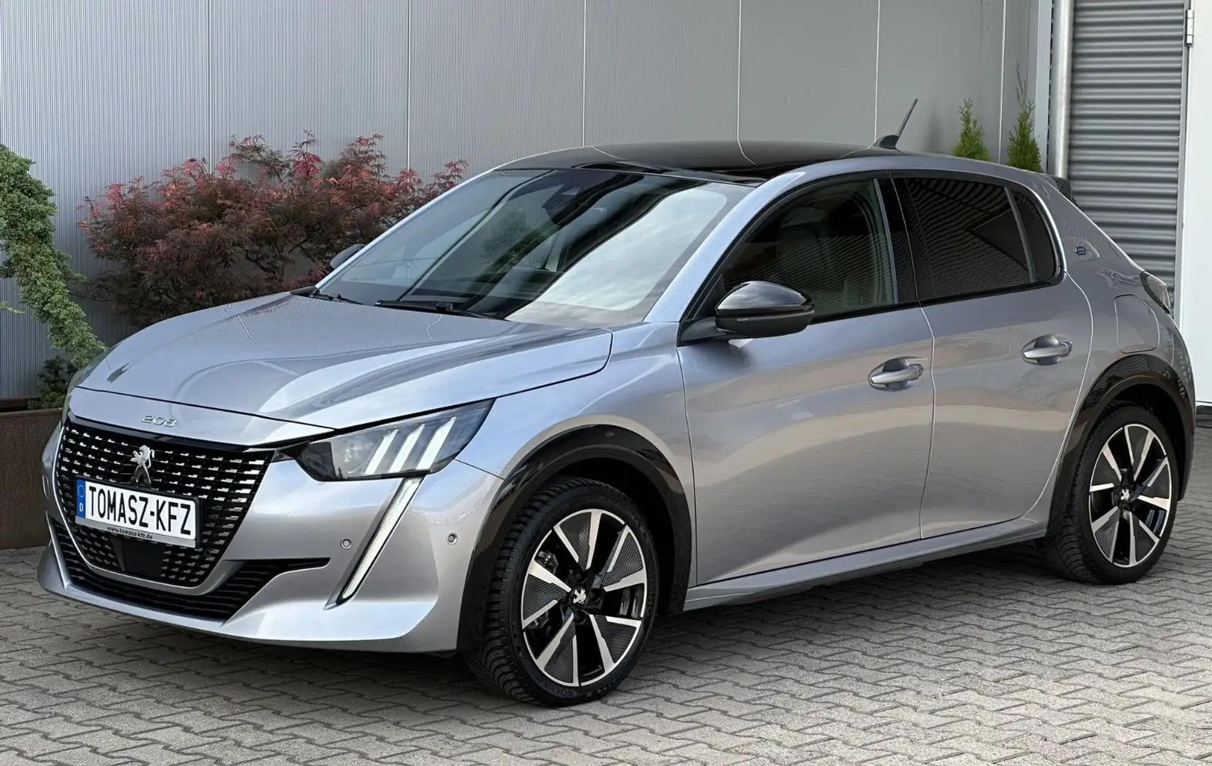 Peugeot 208 -e GT*Navi*Leder*LED*Pano*ACC*Kamera*ACC*SHz. Grau - 2