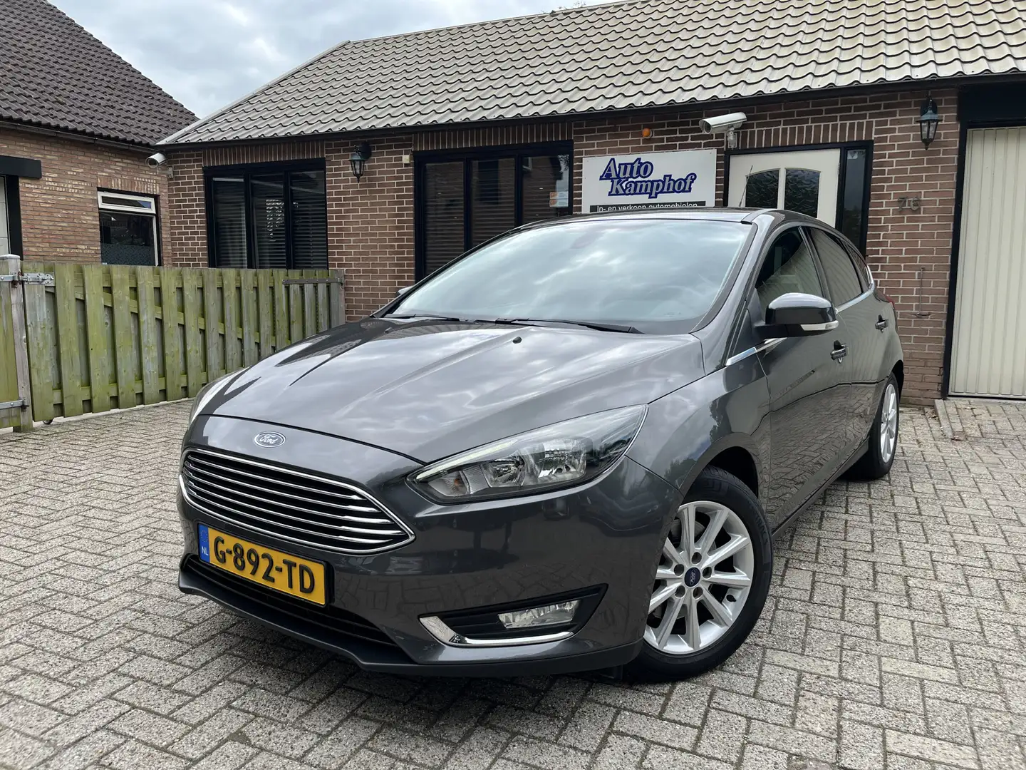 Ford Focus 1.5 Titanium 150pk Trekhaak Grau - 1