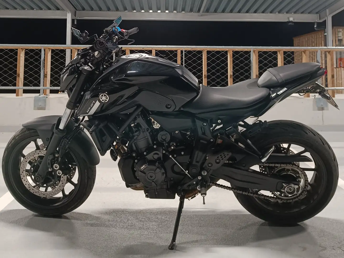 Yamaha MT-07 Pure Negro - 2