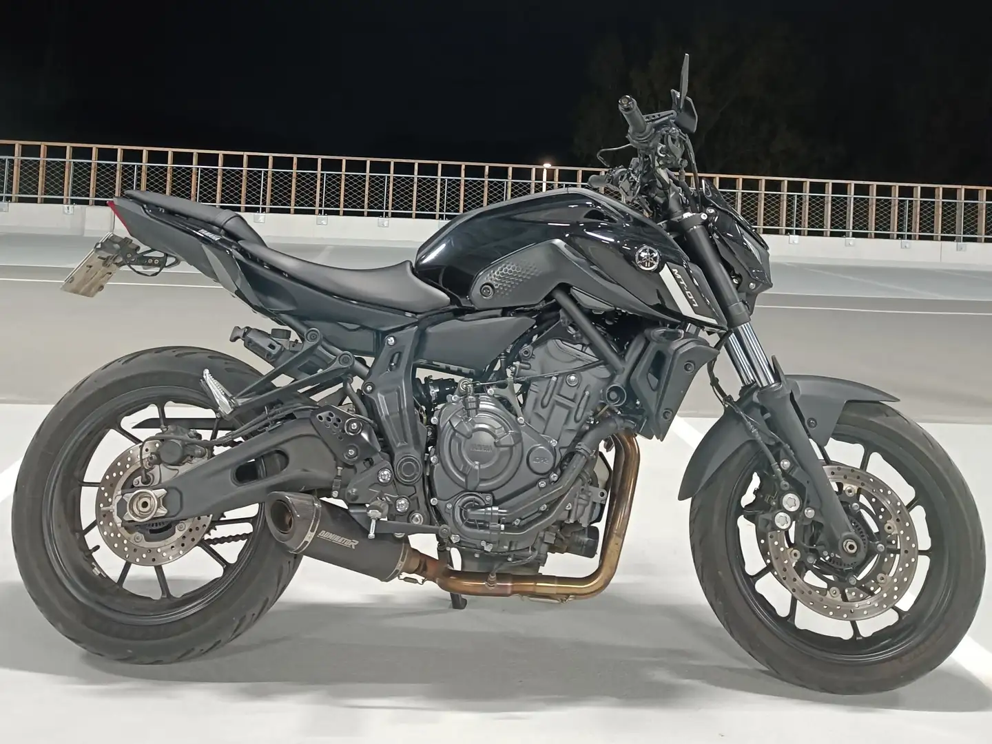 Yamaha MT-07 Pure Negro - 1