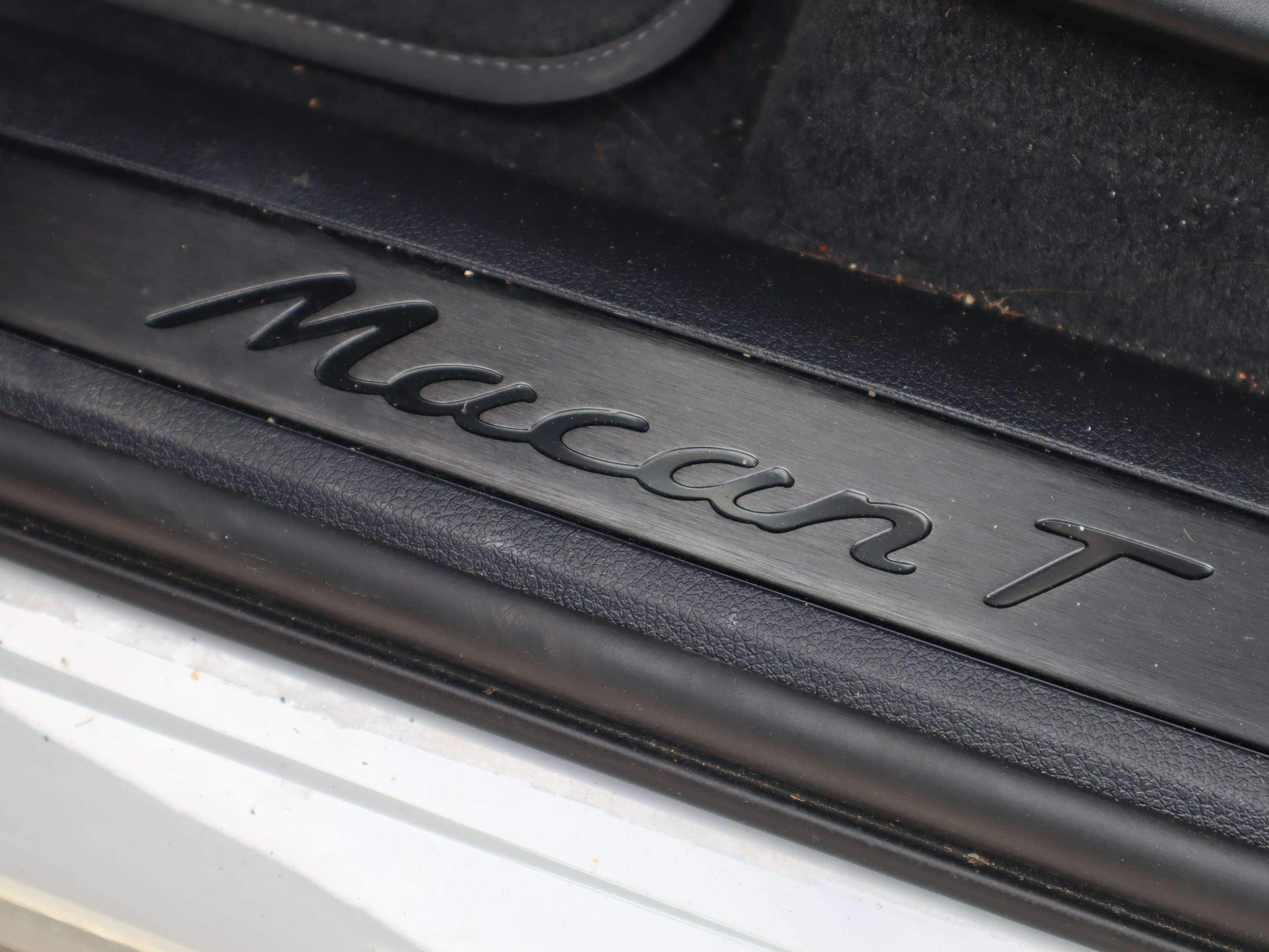 2024 Porsche Macan T AWD thumb 21