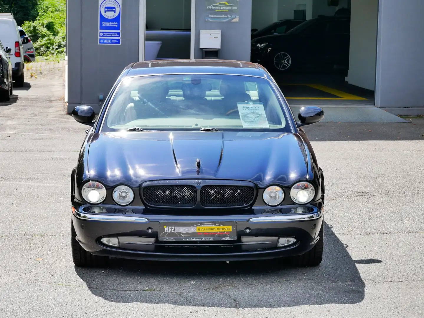 Jaguar XJ 4.2 V8 AUTOMATIK Bleu - 2