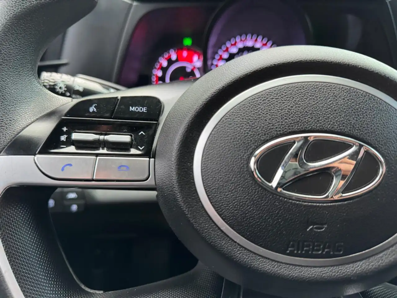 Hyundai ELANTRA снимка Hyundai ELANTRA