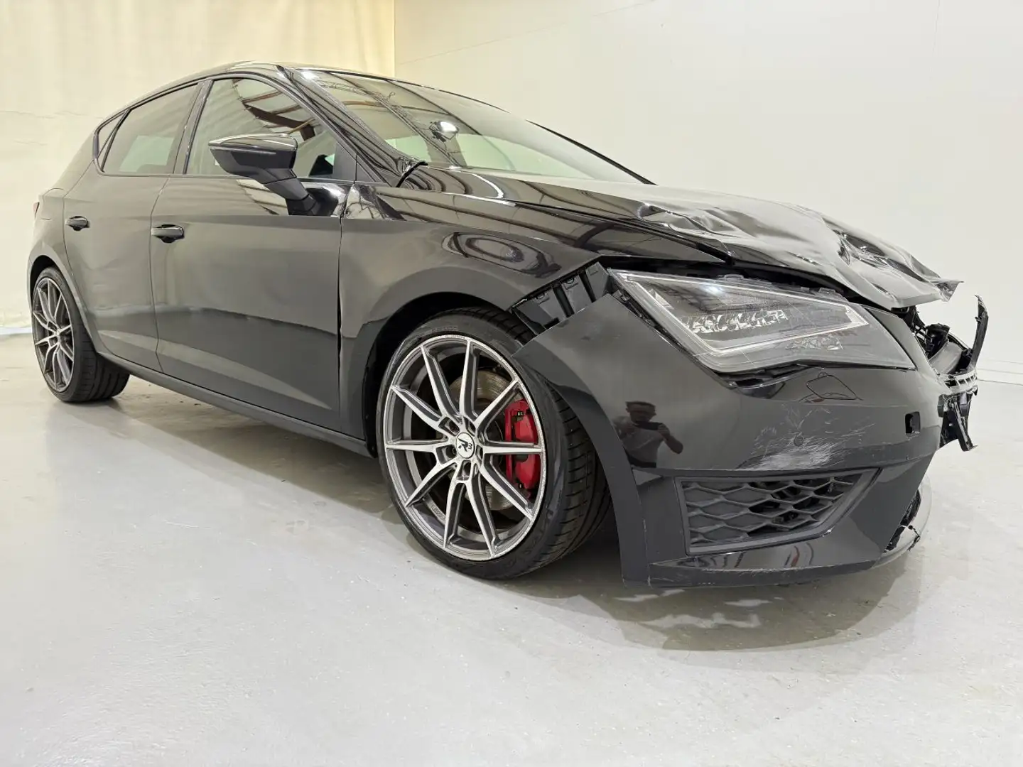 SEAT Leon Cupra 265 2.0 TSI DSG6 Zwart - 1