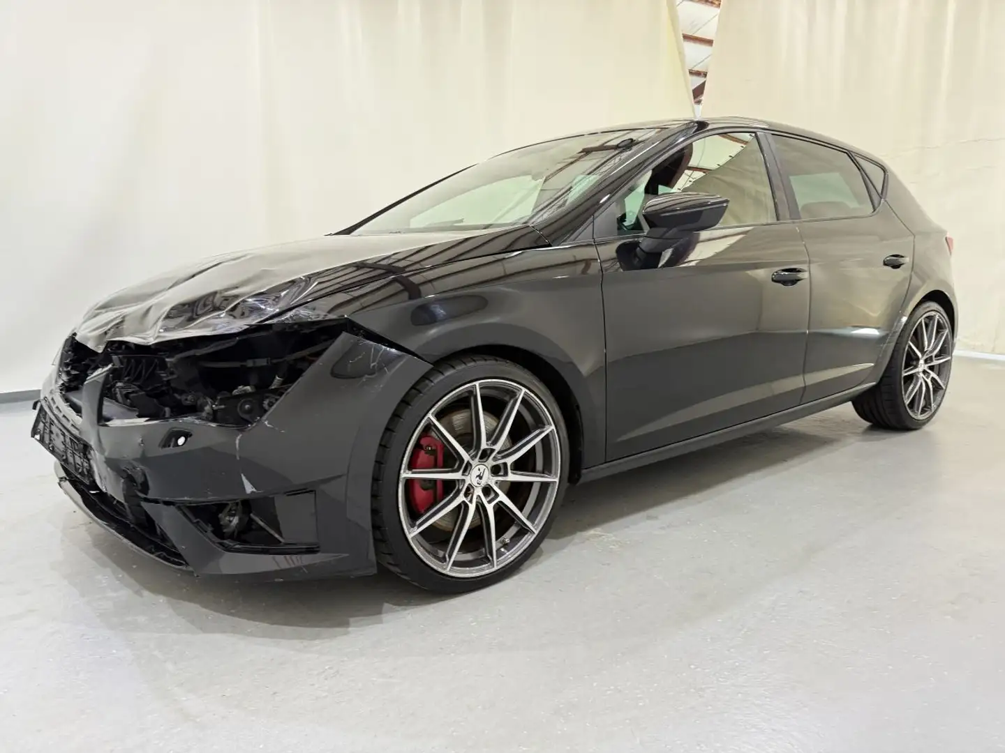 SEAT Leon Cupra 265 2.0 TSI DSG6 Zwart - 2