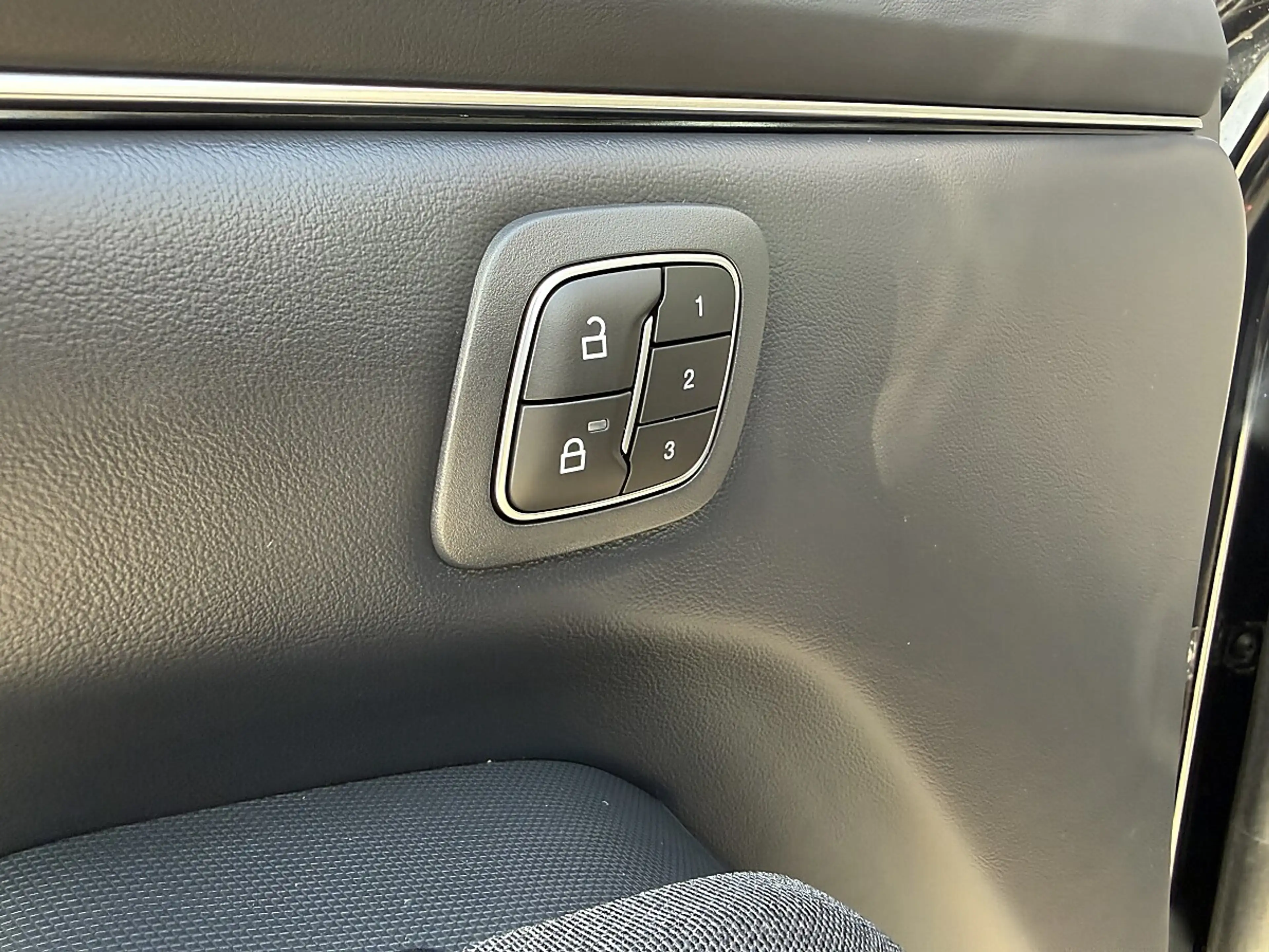 Ford Mustang Mach-E Elektro 99kWh Extended Range AWD Premium — photo 16