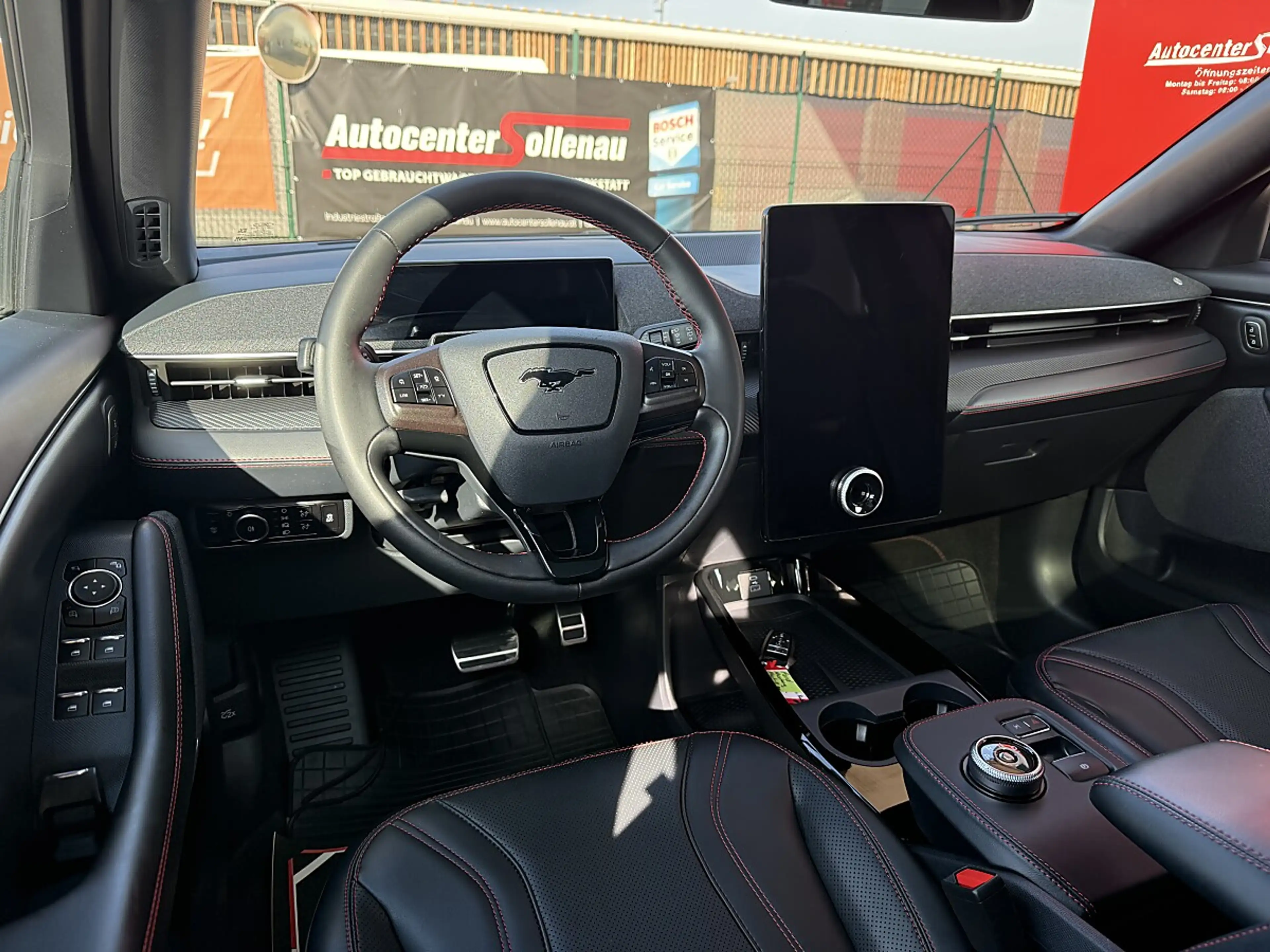 Ford Mustang Mach-E Elektro 99kWh Extended Range AWD Premium — photo 12