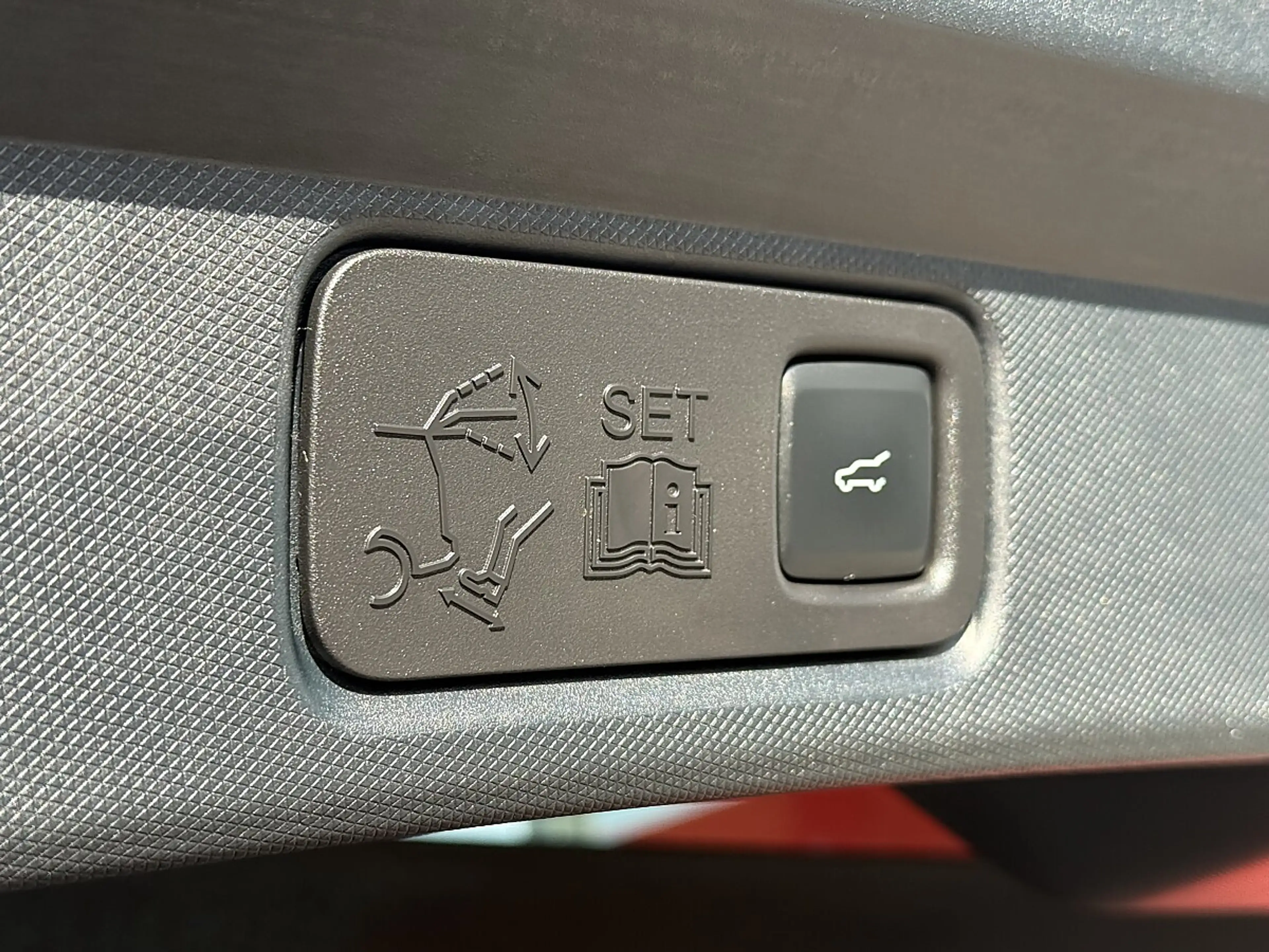 Ford Mustang Mach-E Elektro 99kWh Extended Range AWD Premium — photo 9